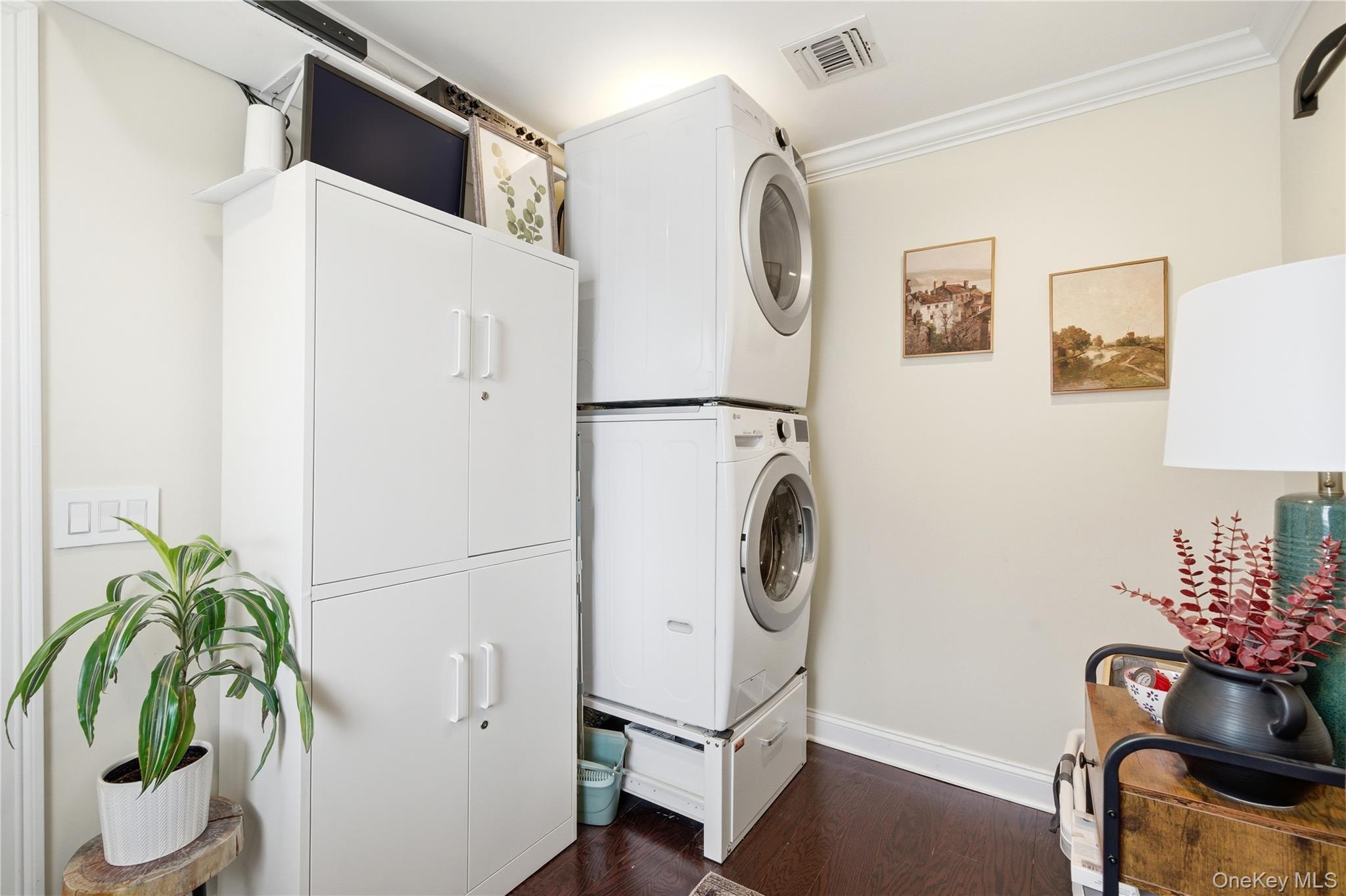 #15 photo, 28 Berkshire Road, Holbrook , NY 11741