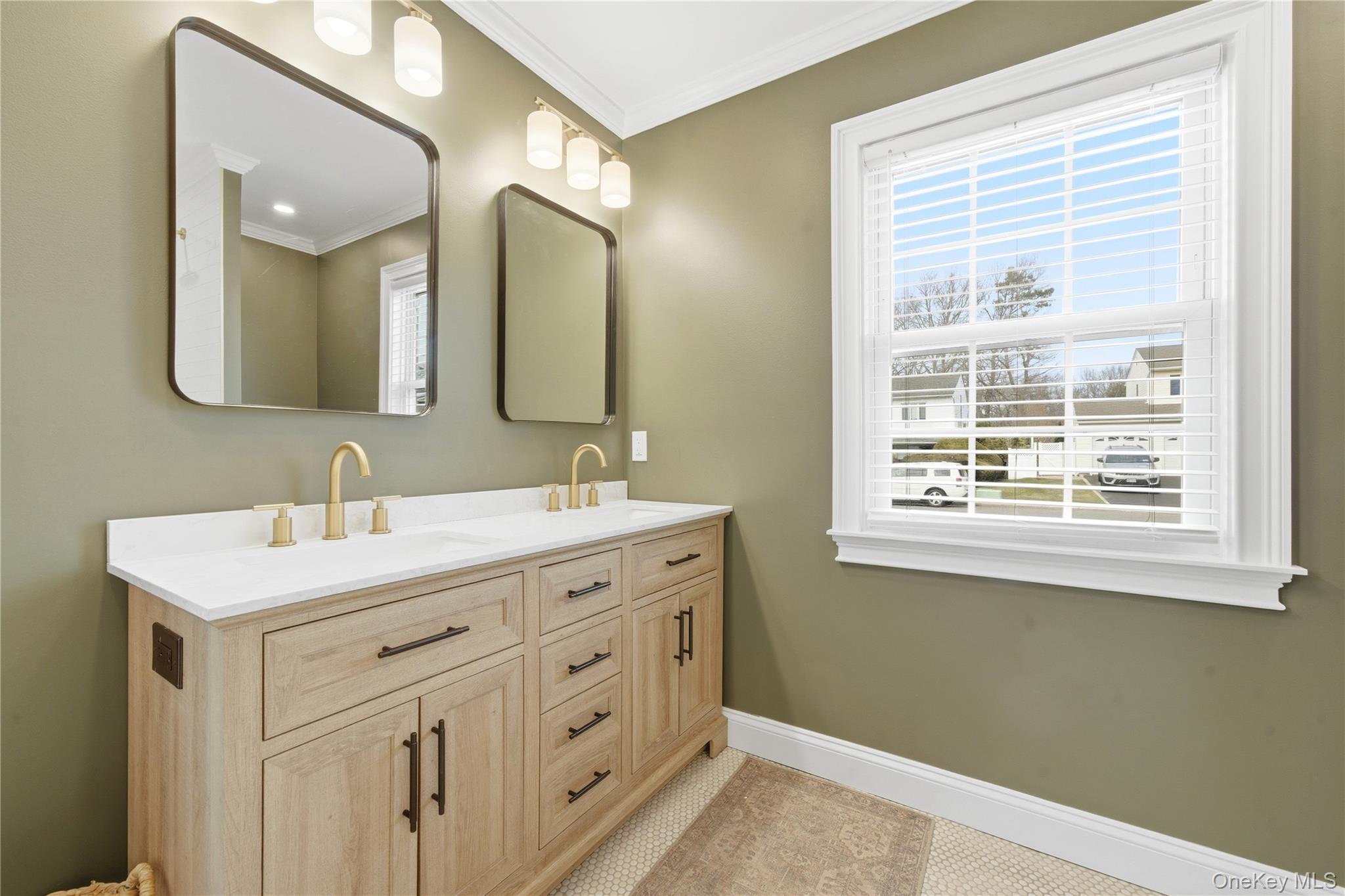 #19 photo, 28 Berkshire Road, Holbrook , NY 11741