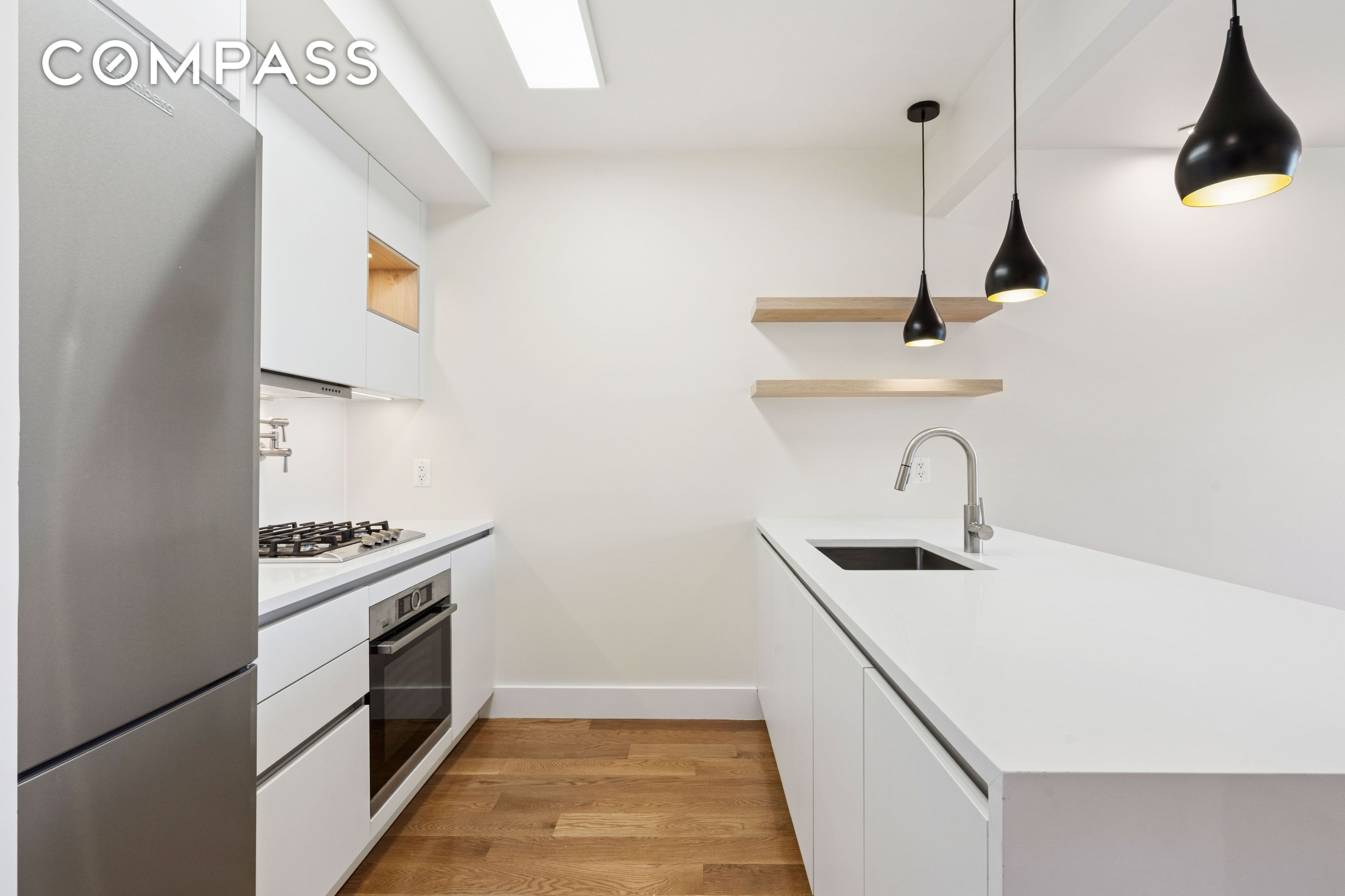 #7 photo, 77 Kingsland Avenue, Williamsburg , NY 11211