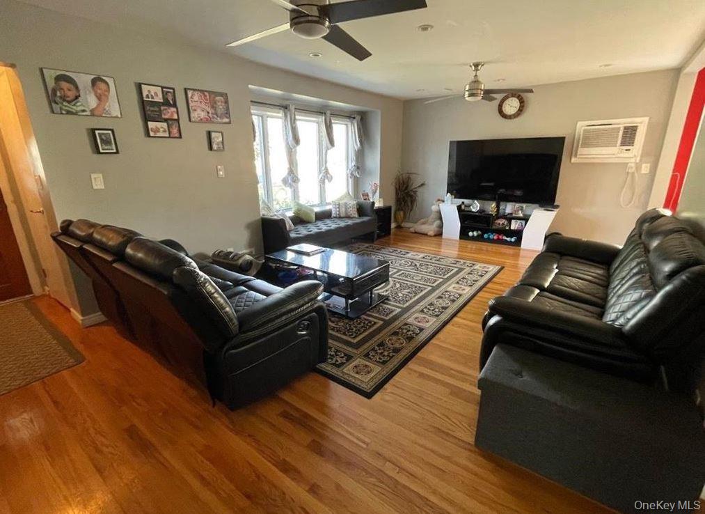 #1 photo, 54 Camden Place, New Hyde Park , NY 11040