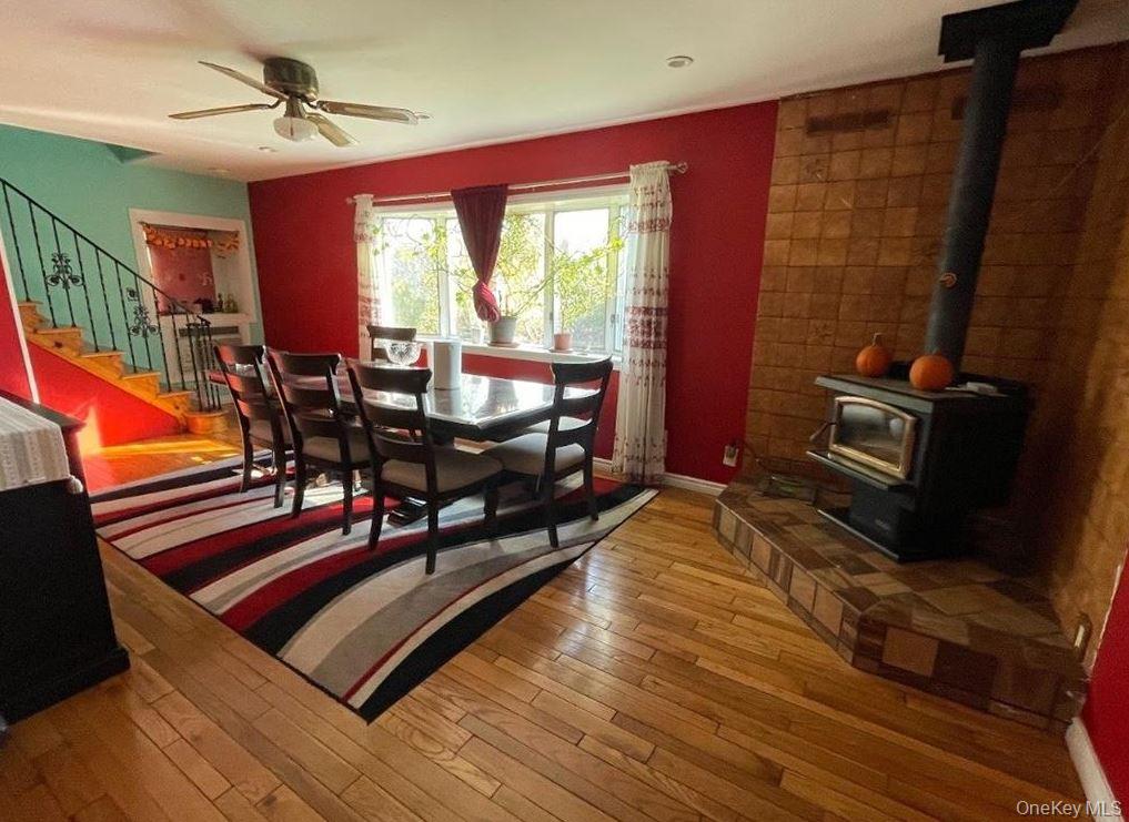 #2 photo, 54 Camden Place, New Hyde Park , NY 11040