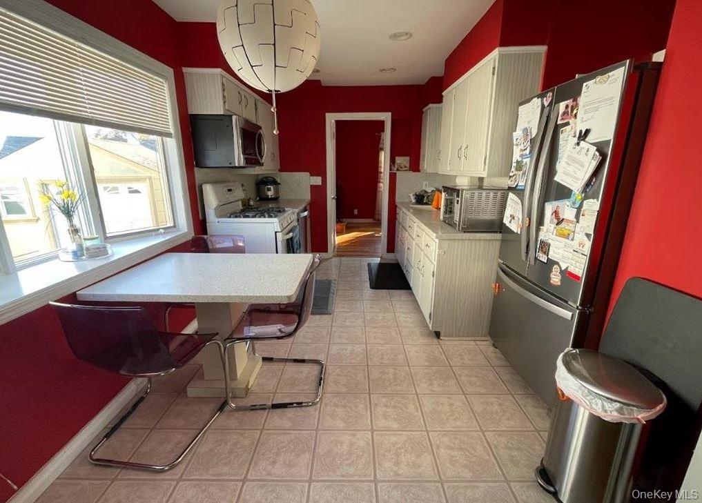 #3 photo, 54 Camden Place, New Hyde Park , NY 11040