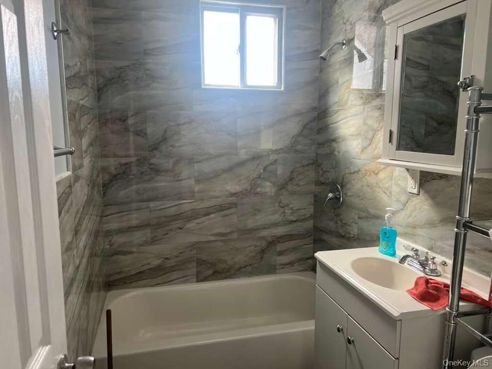 #5 photo, 10532 130th Street, কুইন্‌স Richmond Hill S. , NY 11419