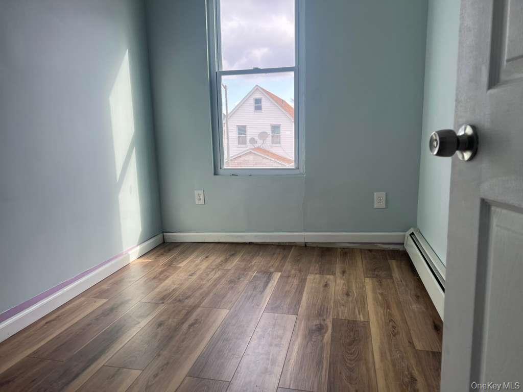 #8 photo, 10532 130th Street, কুইন্‌স Richmond Hill S. , NY 11419