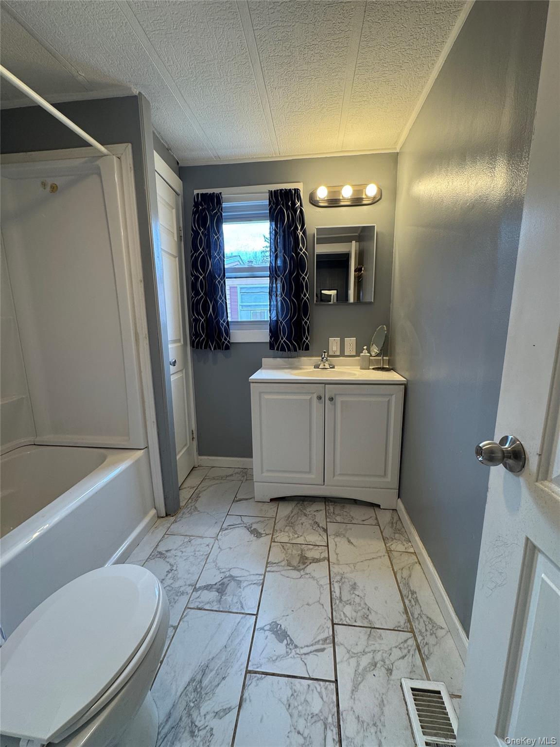 #8 photo, 621 SHEAFE Road, Poughkeepsie , NY 12601