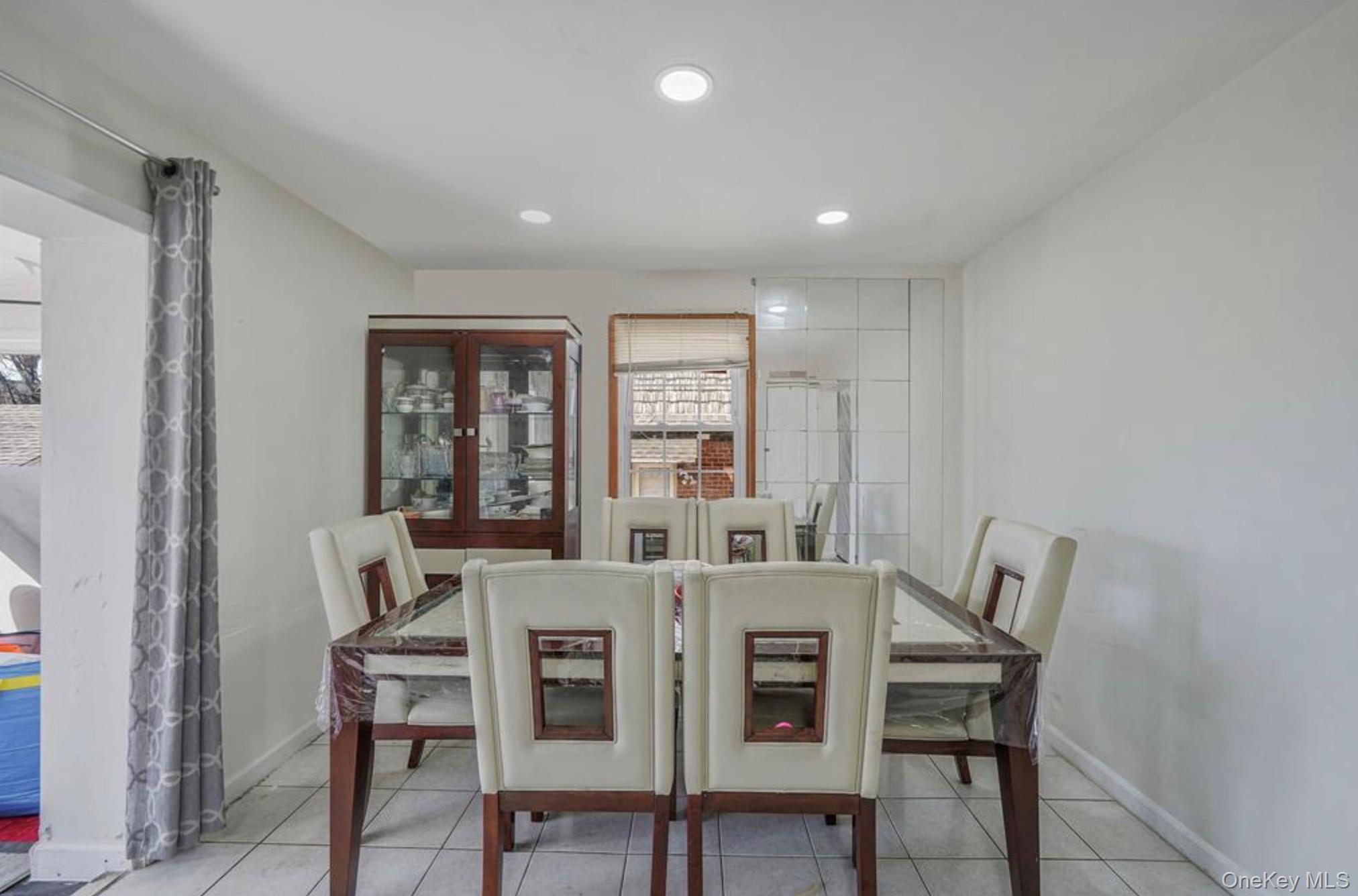 #10 photo, 32 Cumberland Place, नासाउ काउंटी Valley Stream , NY 11580