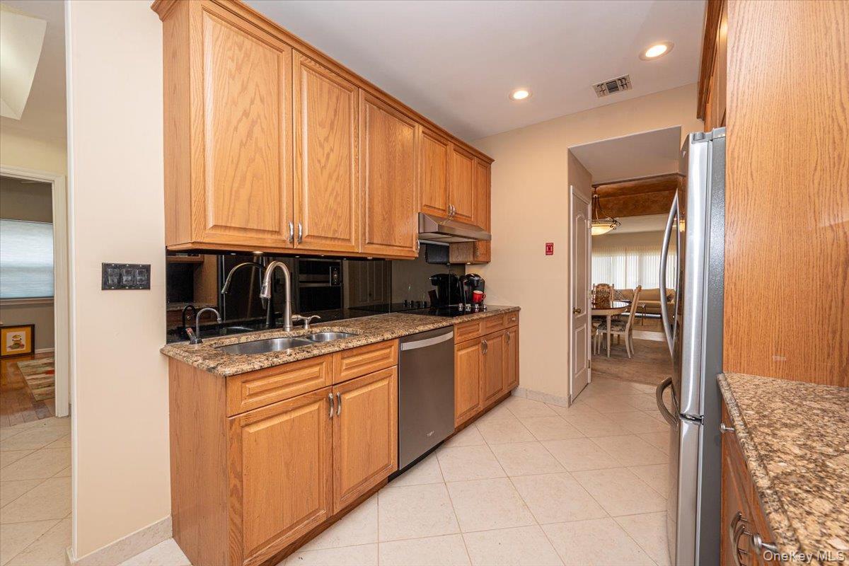 #10 photo, 113 Windwatch Drive, Hauppauge , NY 11788