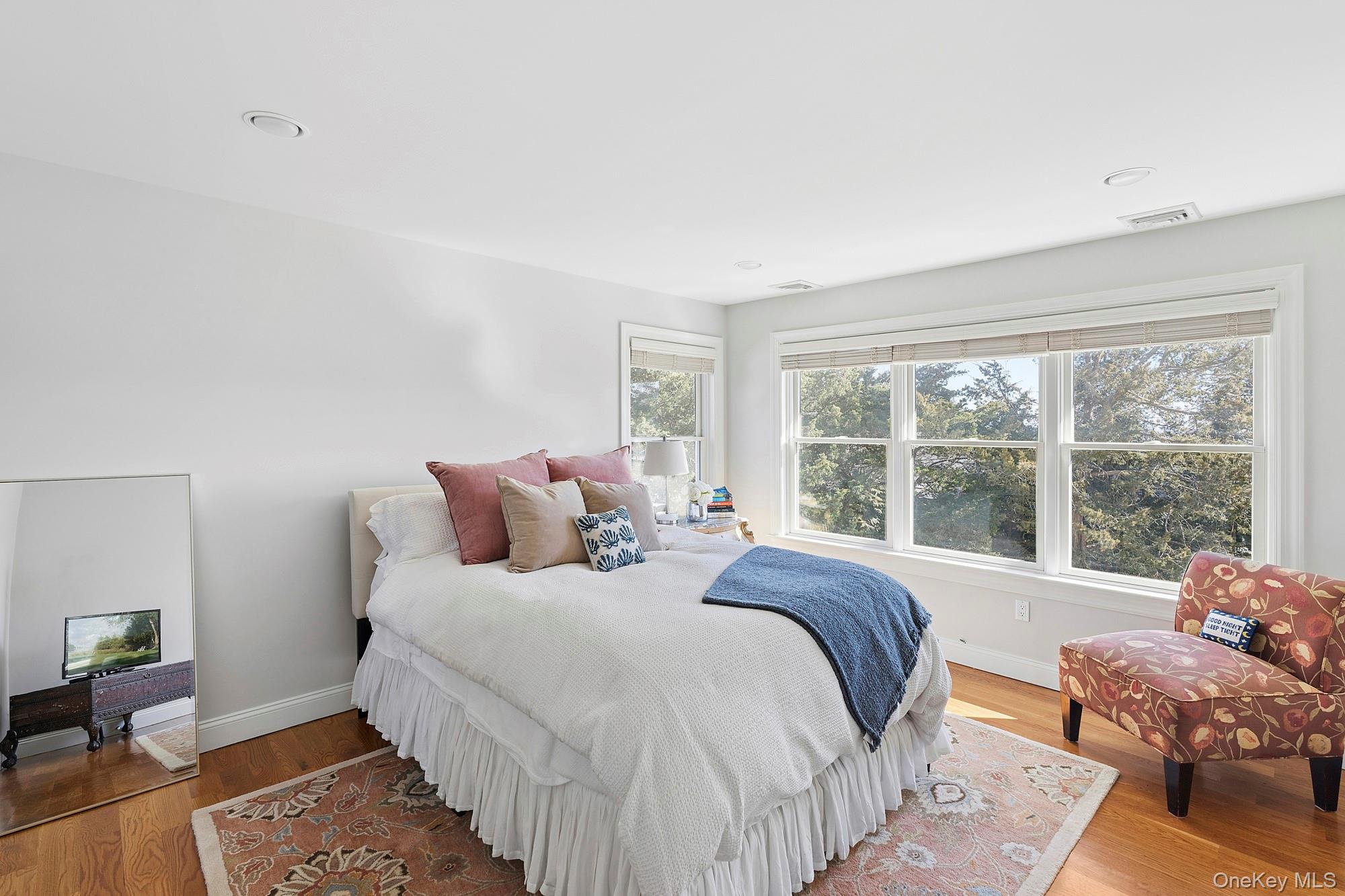 #19 photo, 5 Woodcock Lane, Remsenburg , NY 11960