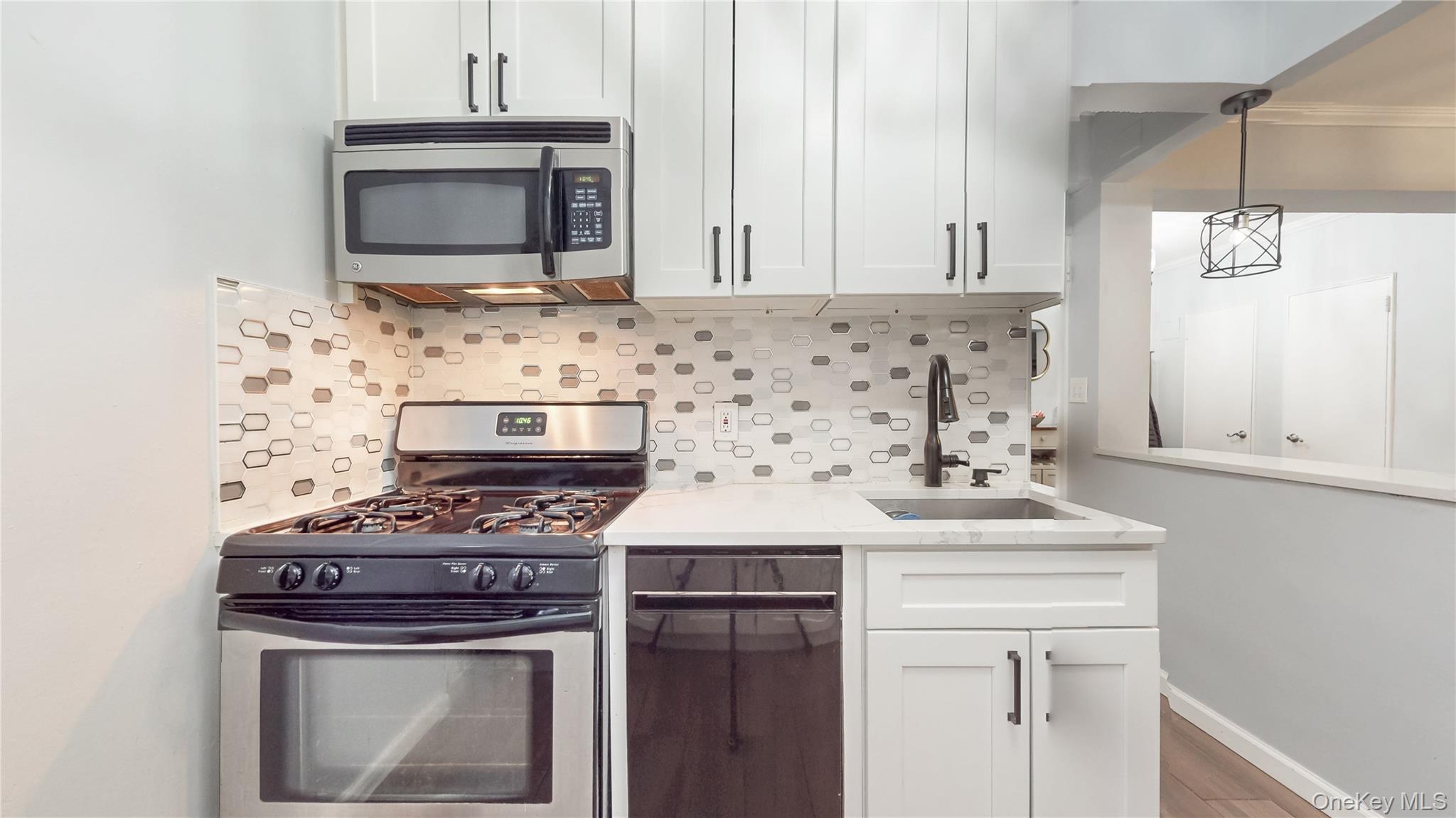 #9 photo, 67-38 108th Street, Forest Hills , NY 11375