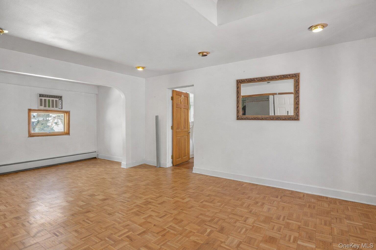 #15 photo, 358 Litchfield Avenue, নাসাউ কাউন্টি Elmont , NY 11003