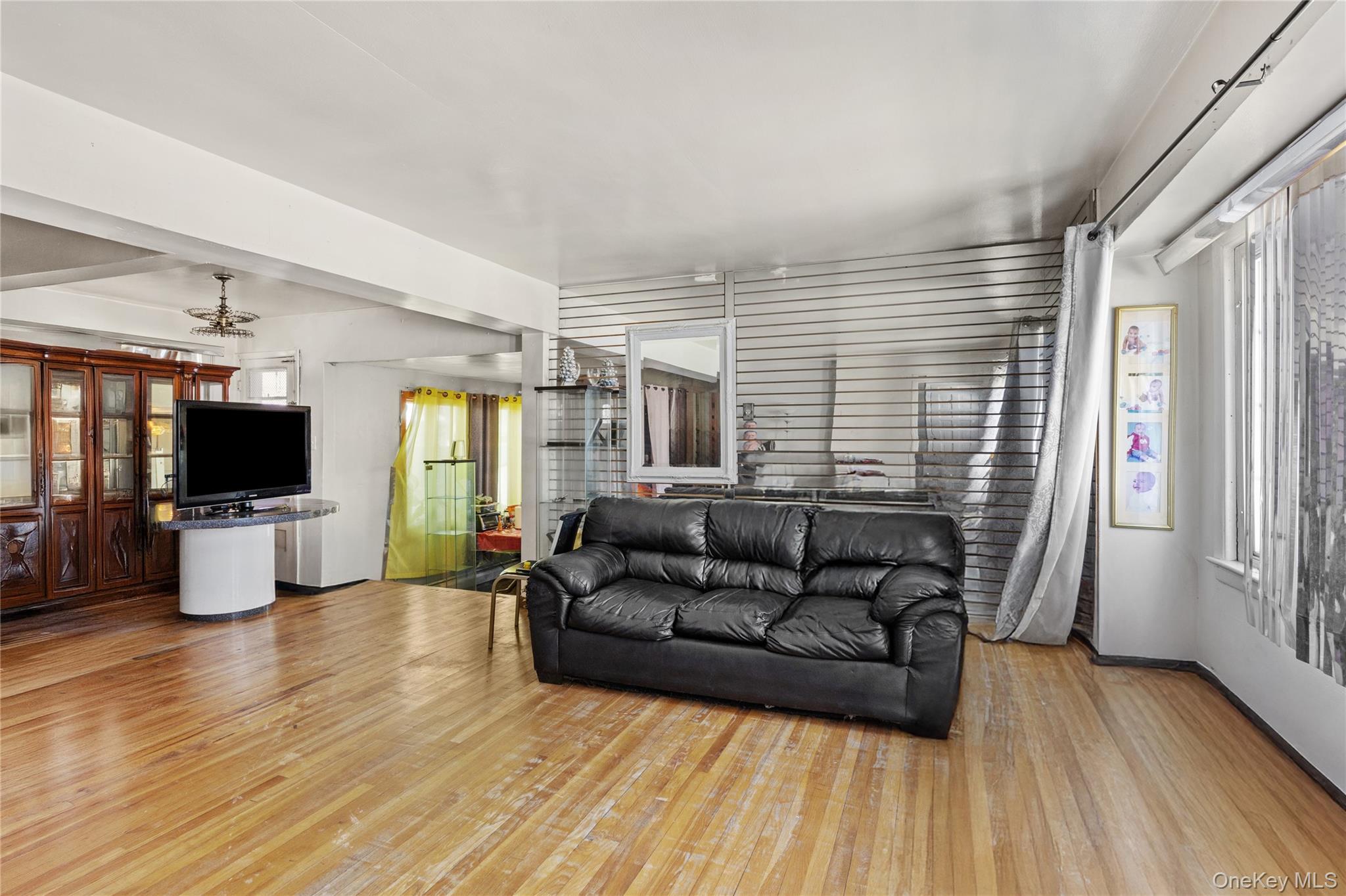 #2 photo, 358 Litchfield Avenue, নাসাউ কাউন্টি Elmont , NY 11003