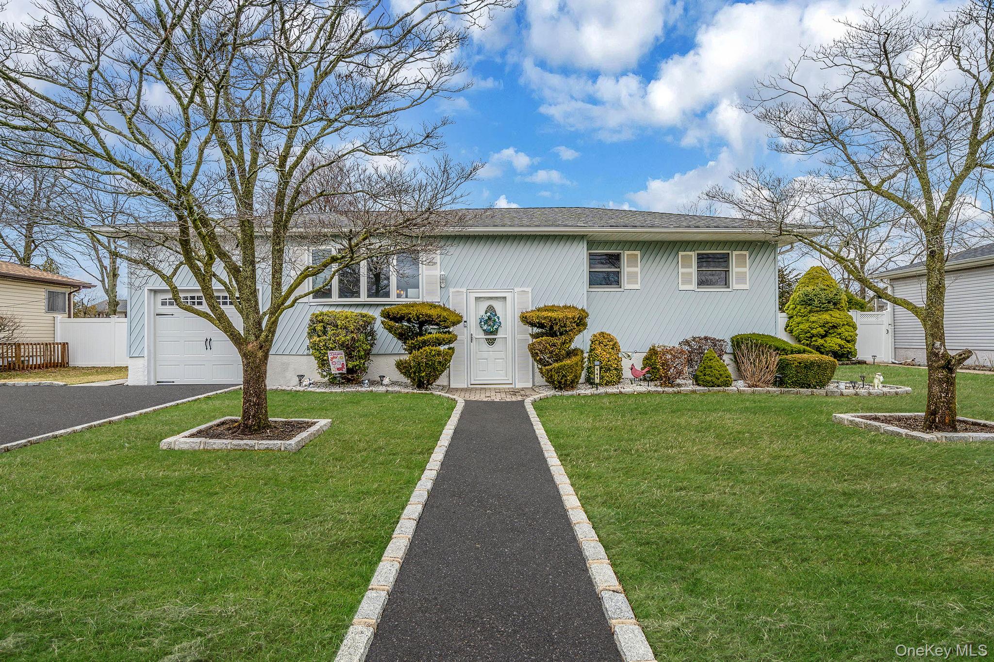 #1 photo, 141 Conerty Street, সাফোক কাউন্টি Brentwood , NY 11717