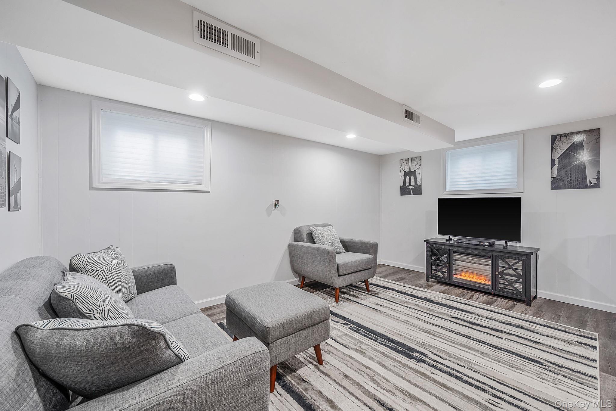 #16 photo, 141 Conerty Street, সাফোক কাউন্টি Brentwood , NY 11717