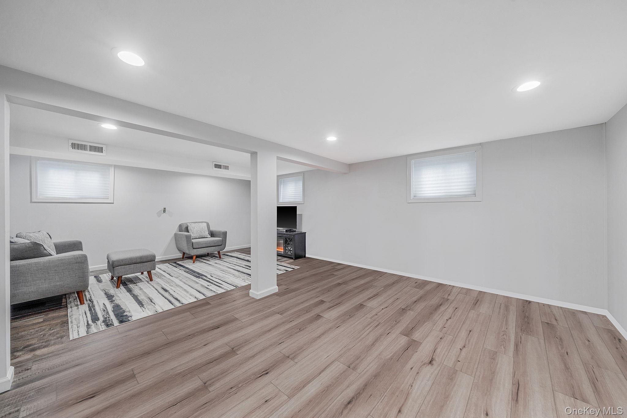 #18 photo, 141 Conerty Street, সাফোক কাউন্টি Brentwood , NY 11717