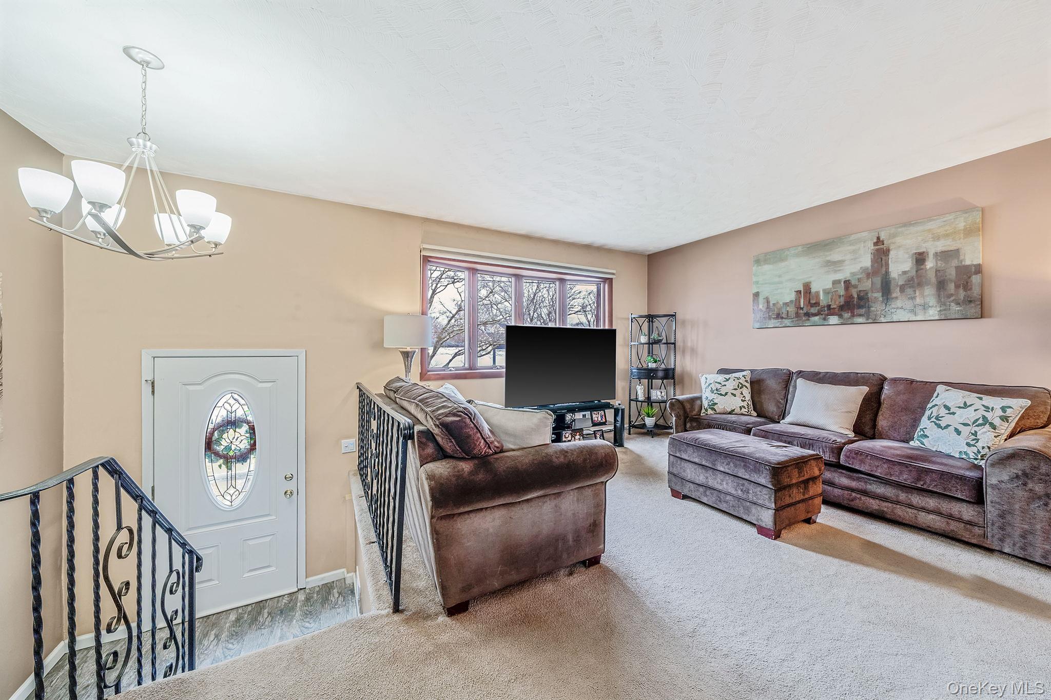 #3 photo, 141 Conerty Street, সাফোক কাউন্টি Brentwood , NY 11717