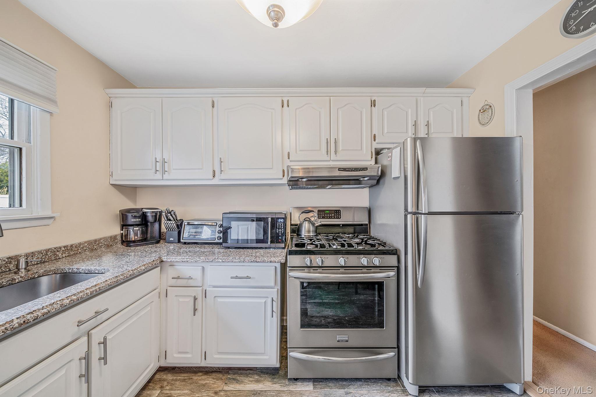 #4 photo, 141 Conerty Street, সাফোক কাউন্টি Brentwood , NY 11717