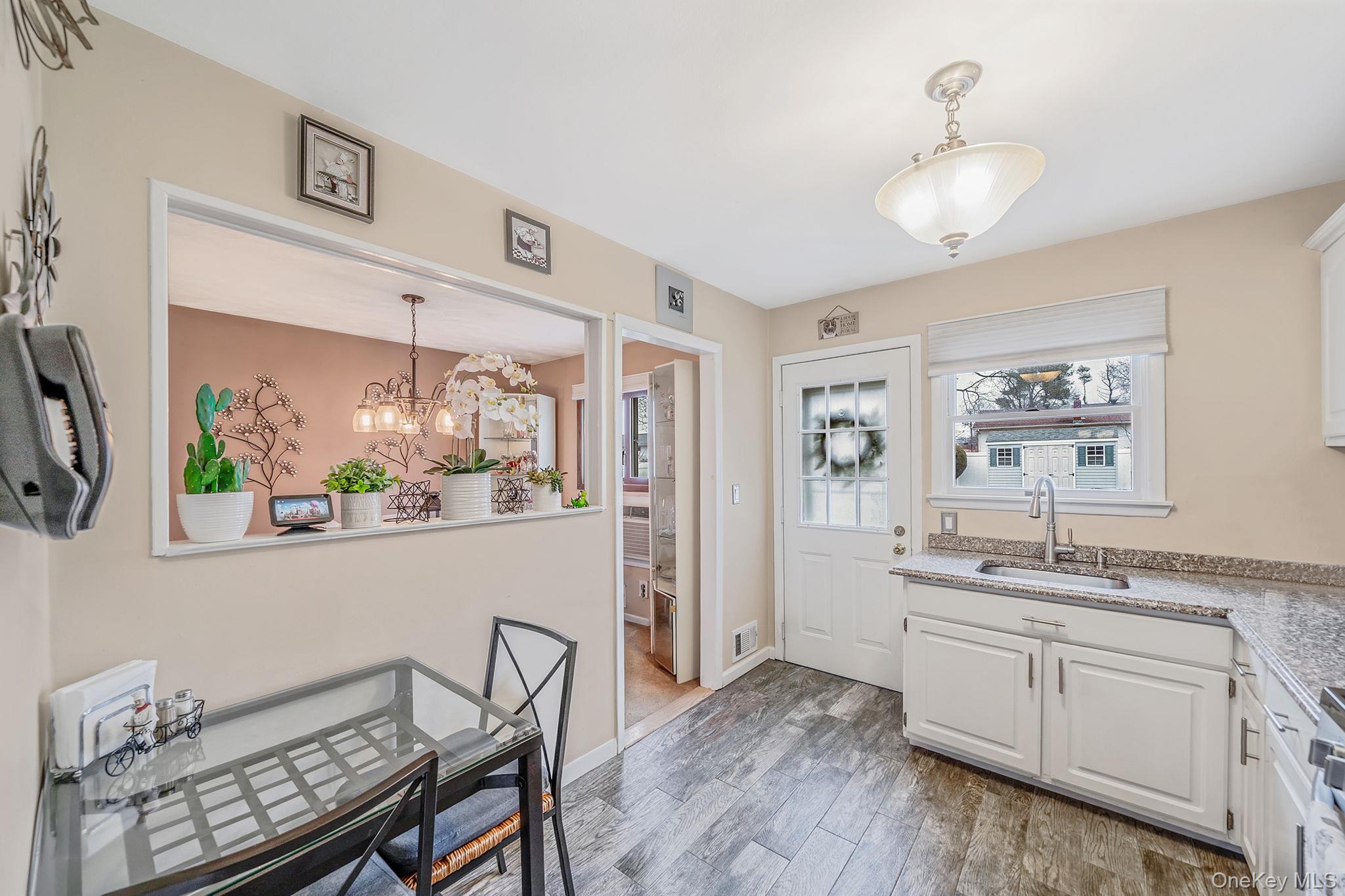 #5 photo, 141 Conerty Street, সাফোক কাউন্টি Brentwood , NY 11717