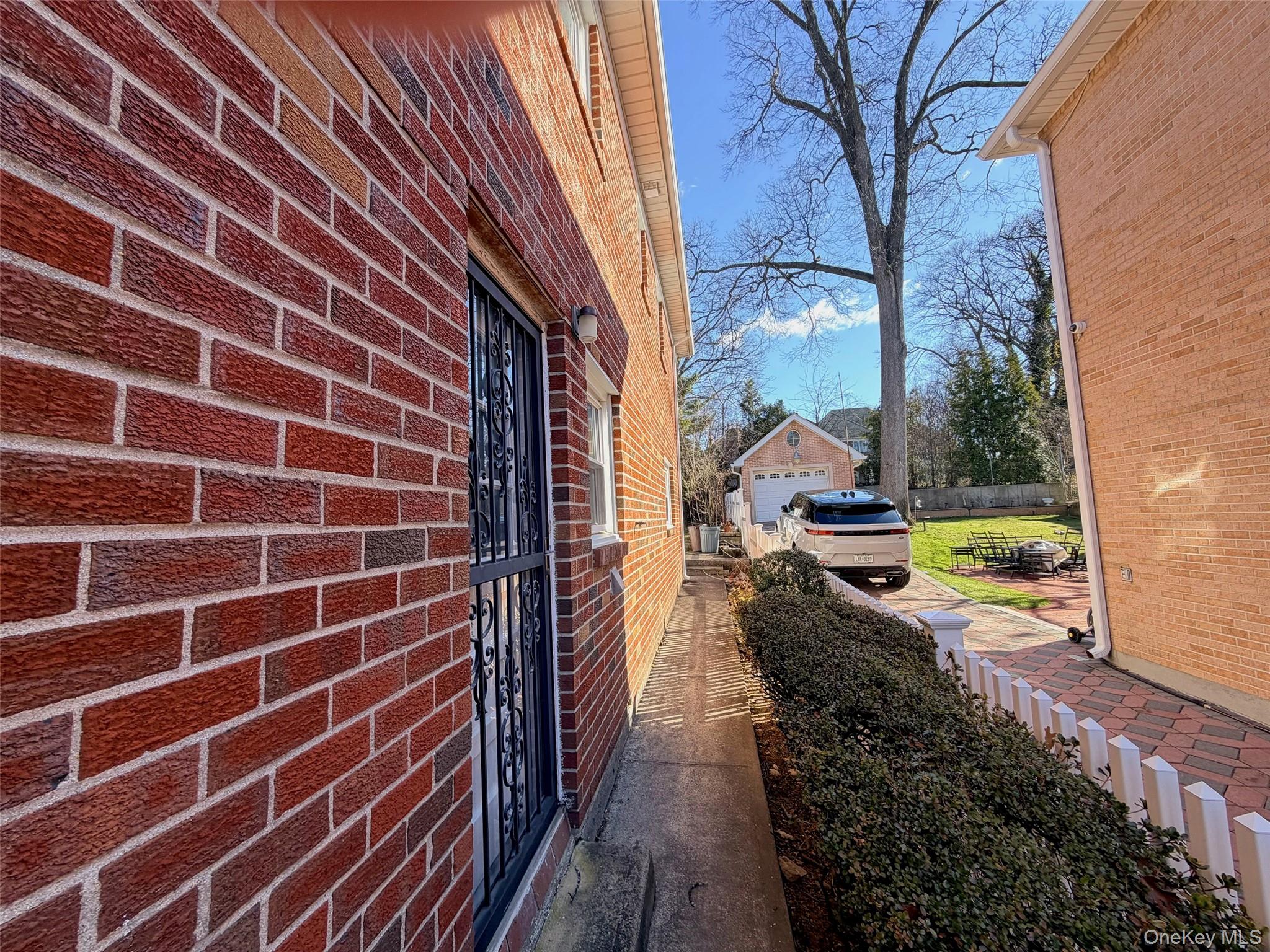 #20 photo, 86-79 Palo Alto Street, কুইন্‌স Jamaica Estates , NY 11423