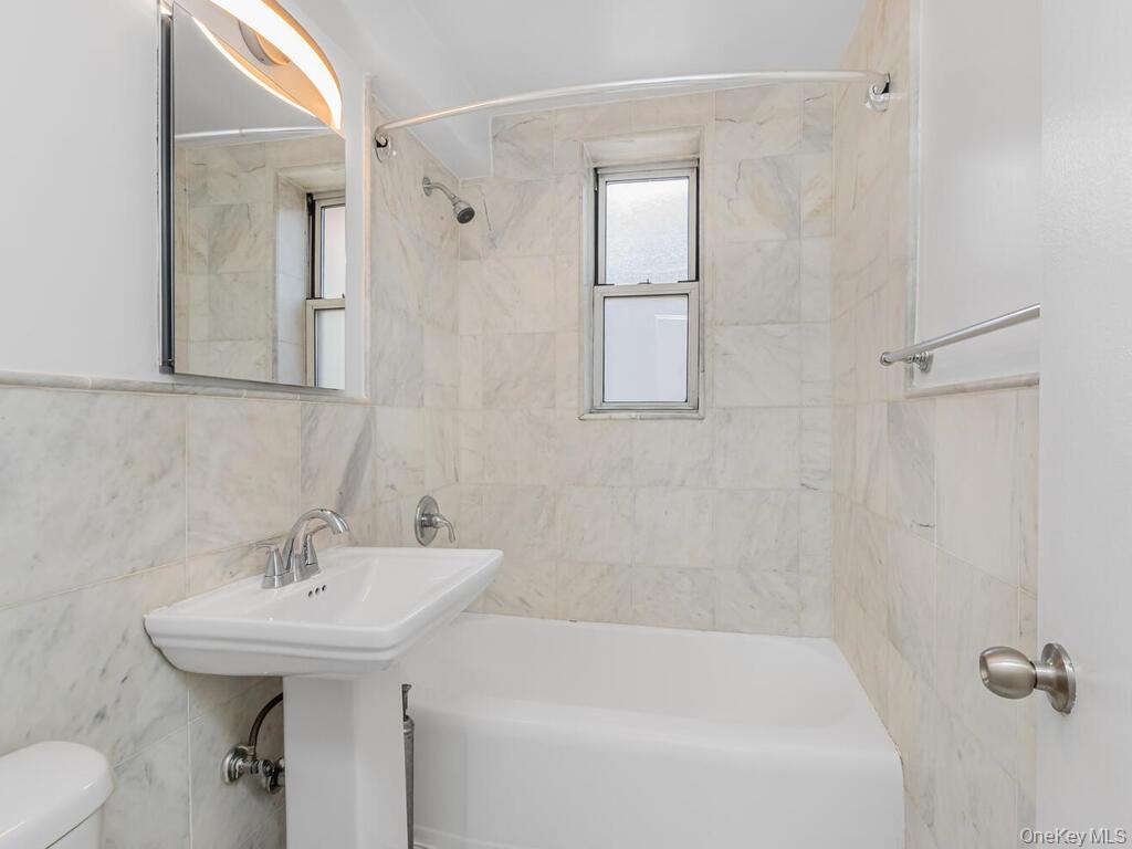 #4 photo, 2105 Wallace Avenue, ব্রঙ্কস Bronx , NY 10462