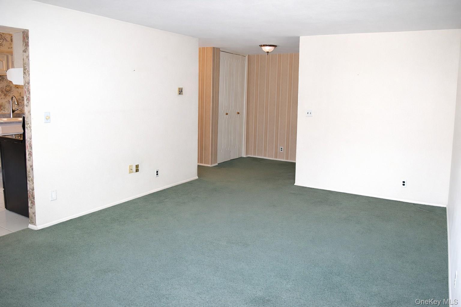 #8 photo, 10 Oakwood Terrace, New Windsor , NY 12553