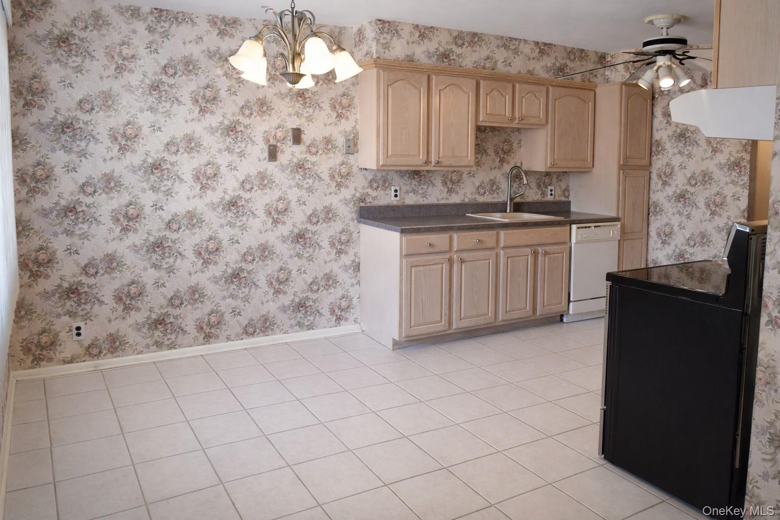 #9 photo, 10 Oakwood Terrace, New Windsor , NY 12553