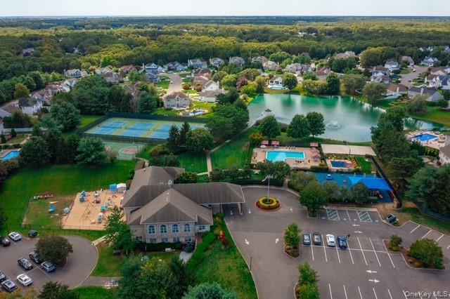 #19 photo, 1 Laurel Lane, מחוז סאפוק Holtsville , NY 11742