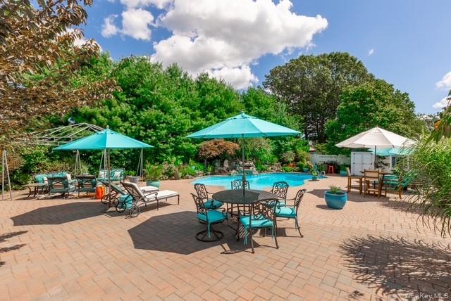 #6 photo, 1 Laurel Lane, מחוז סאפוק Holtsville , NY 11742