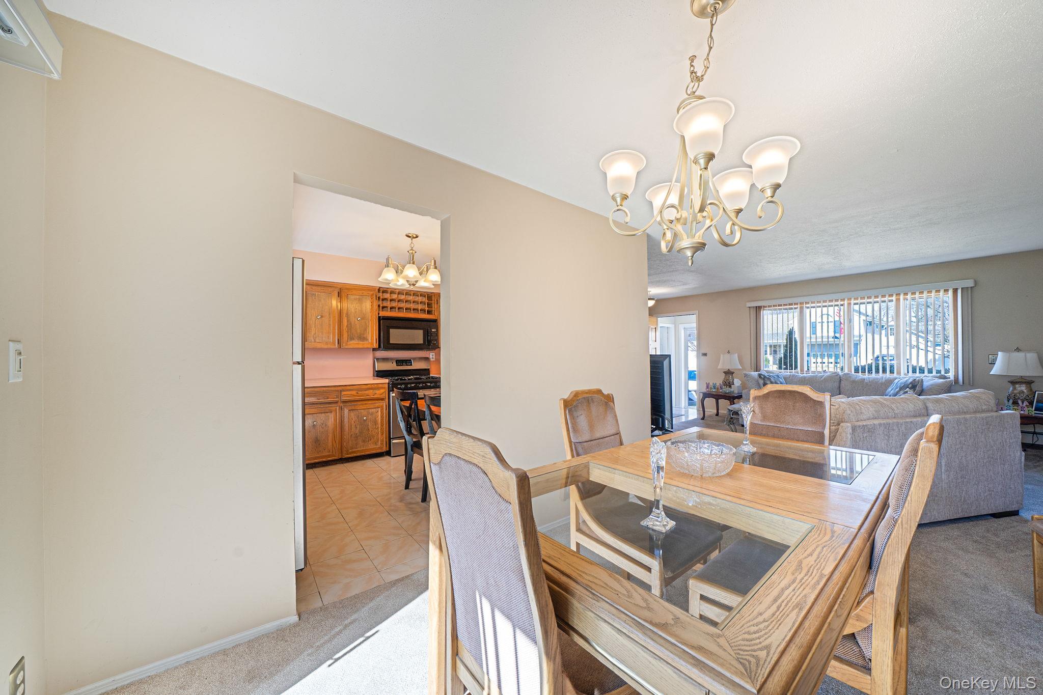 #10 photo, 12 Rutland Road, ナッソー郡 Massapequa , NY 11758