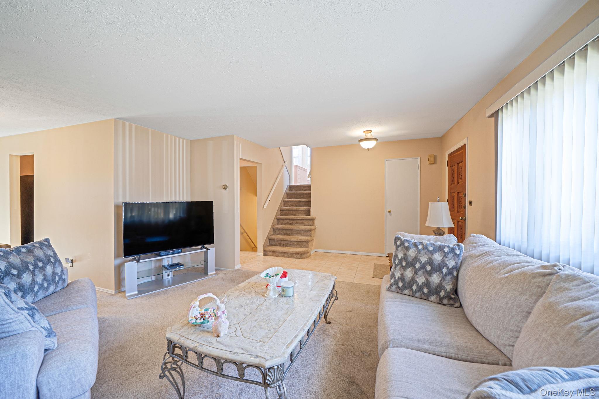 #13 photo, 12 Rutland Road, ナッソー郡 Massapequa , NY 11758