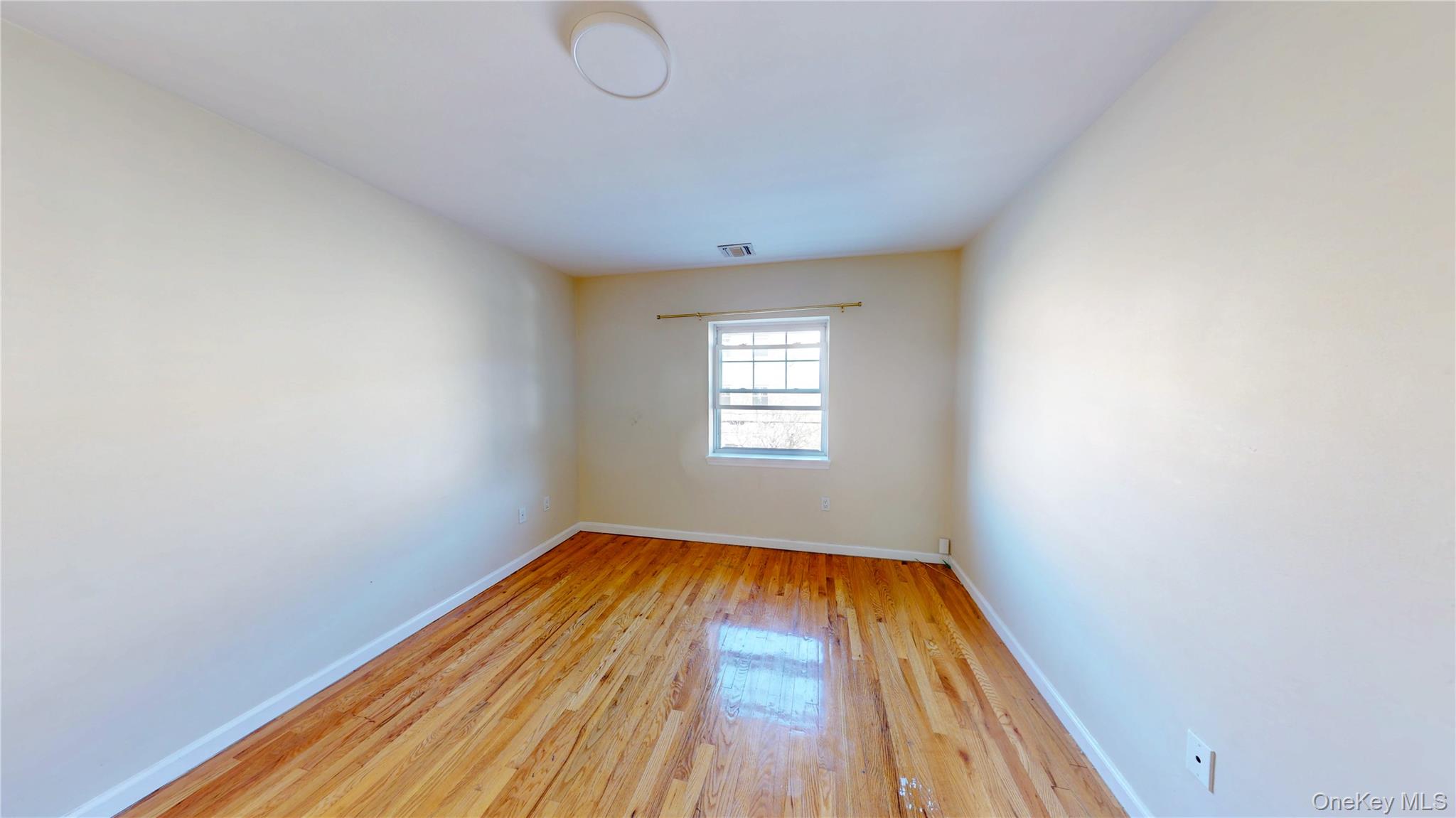 #12 photo, 443 Amber Street, ブルックリン区 Brooklyn , NY 11208