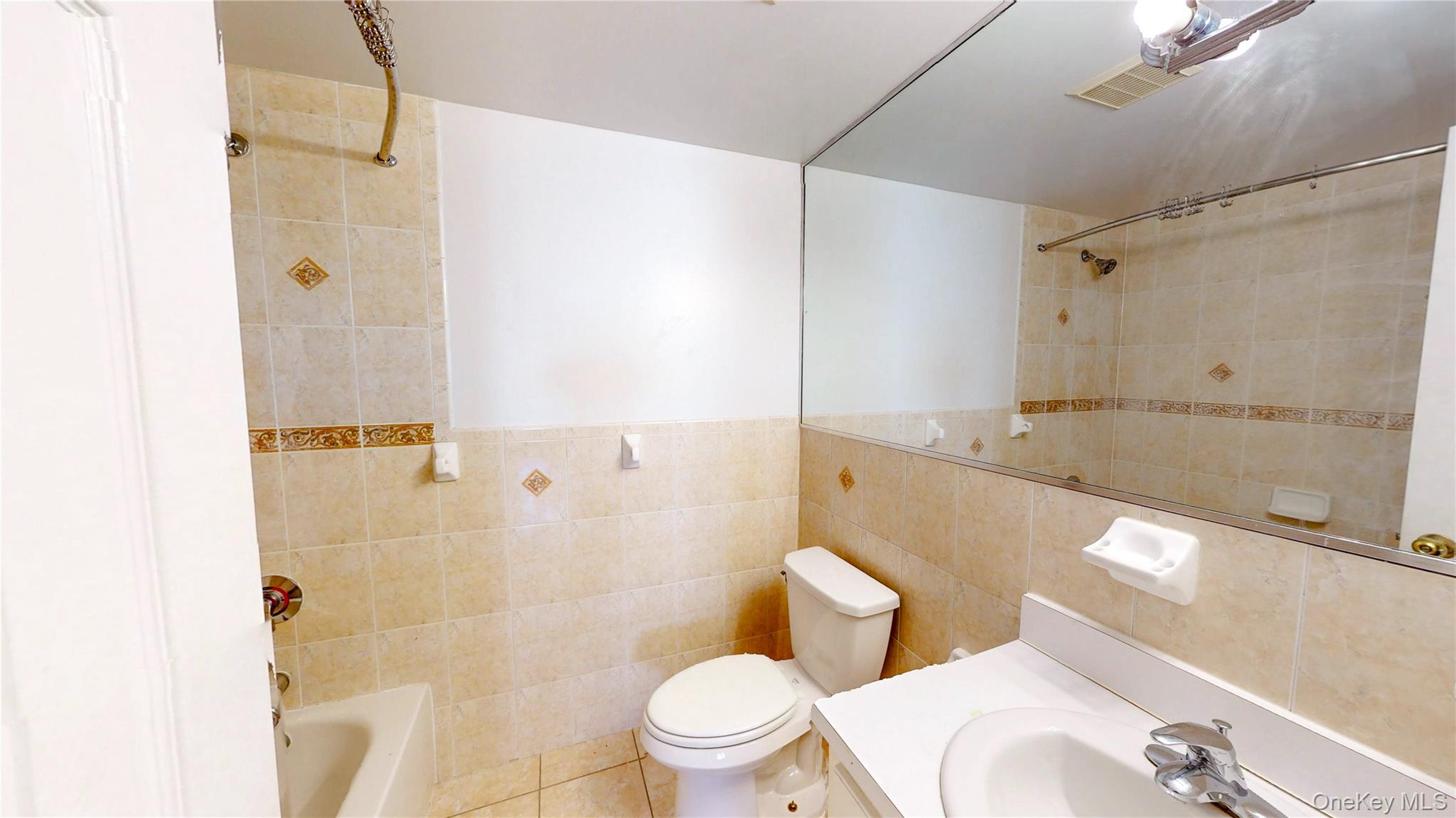 #13 photo, 443 Amber Street, ブルックリン区 Brooklyn , NY 11208