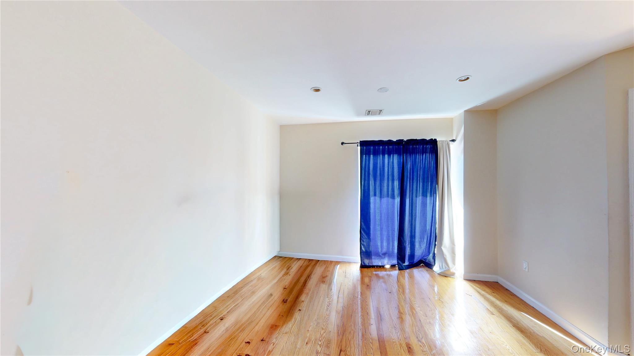 #9 photo, 443 Amber Street, ブルックリン区 Brooklyn , NY 11208