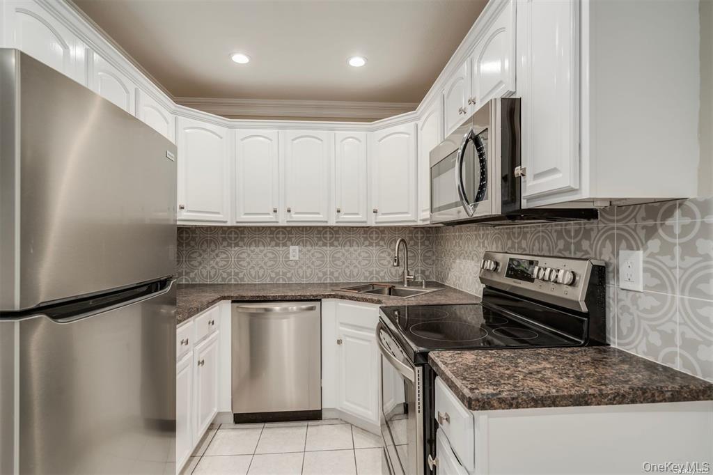 #8 photo, 190 Millard Avenue, West Babylon , NY 11704