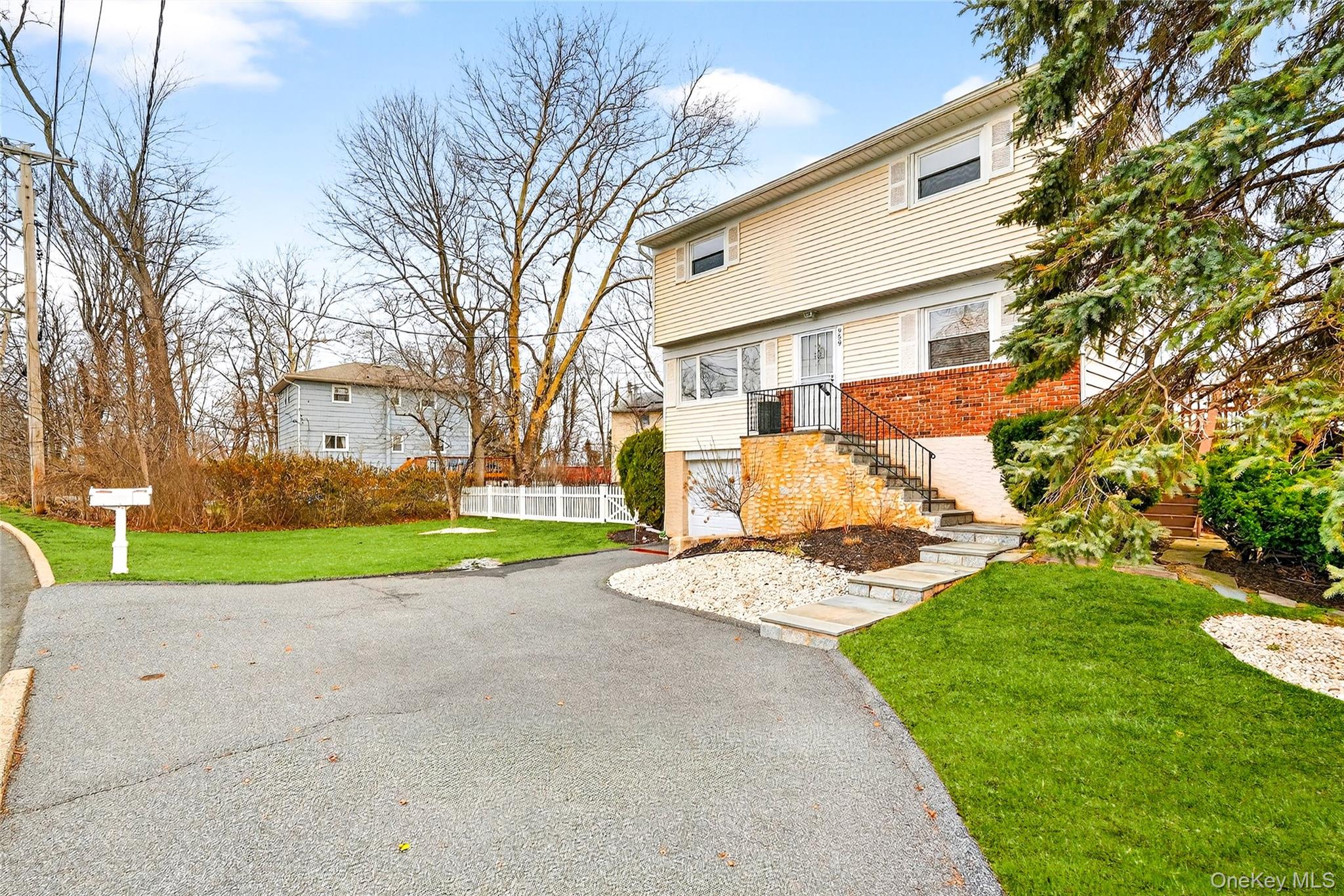 #8 photo, 959 Hartsdale Road, White Plains , NY 10607