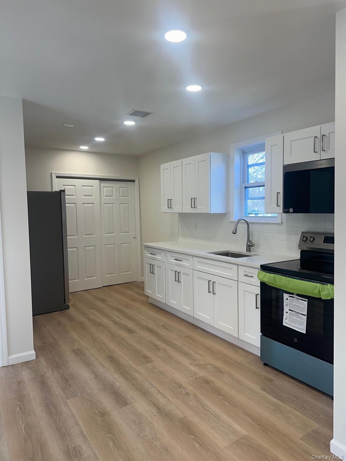 #2 photo, 38 Carroll Street, Poughkeepsie , NY 12601