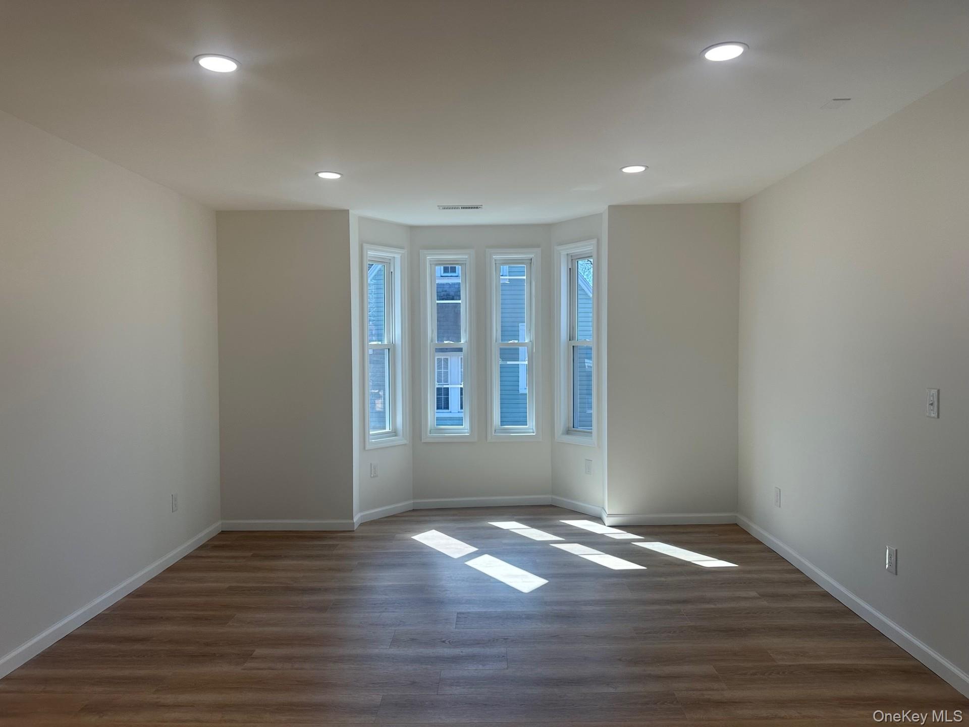 #4 photo, 38 Carroll Street, Poughkeepsie , NY 12601