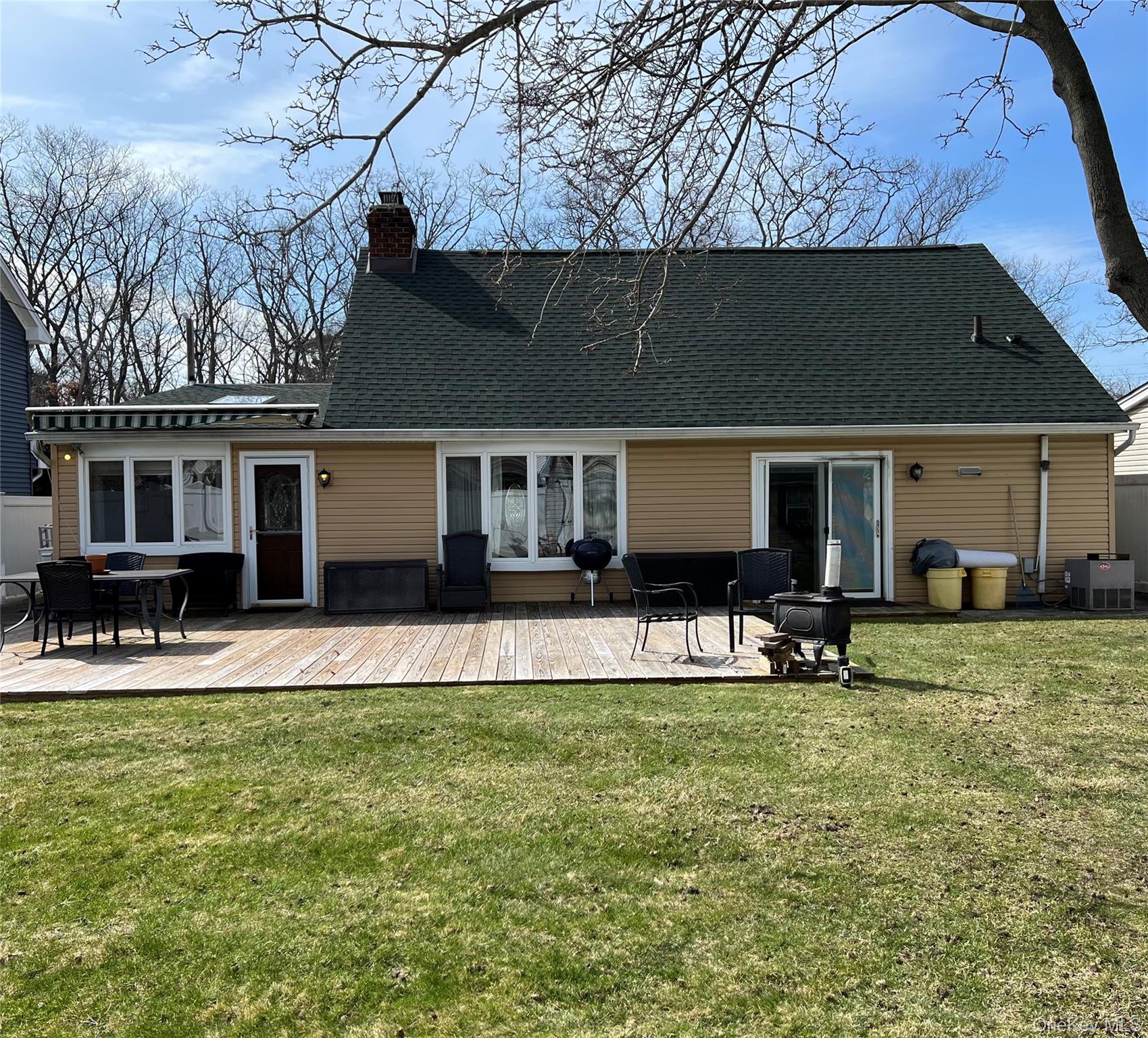 #14 photo, 85 Riverside Avenue, নাসাউ কাউন্টি Massapequa , NY 11758