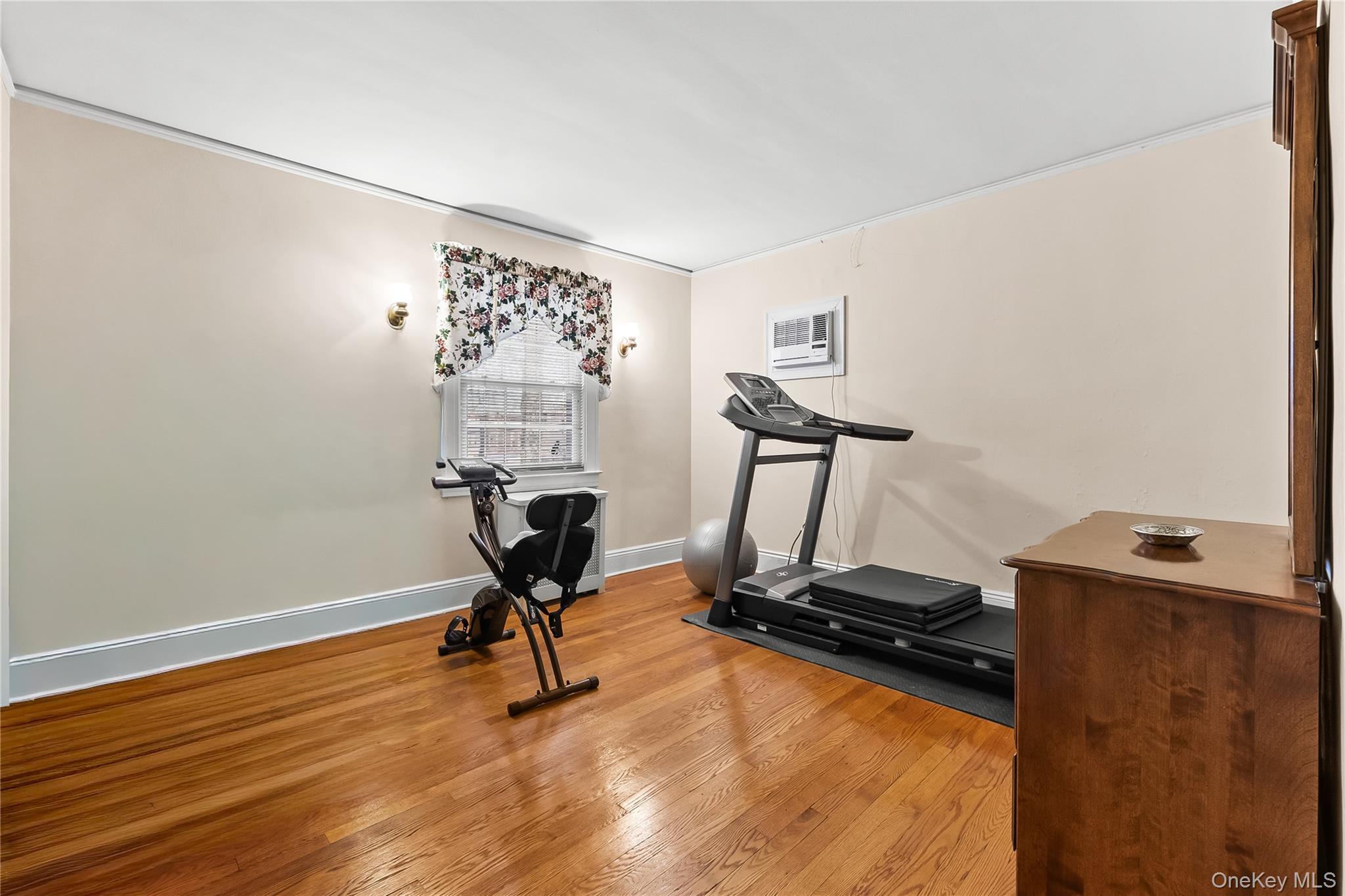 #17 photo, 43-24 Morgan Street, কুইন্‌স Little Neck , NY 11363