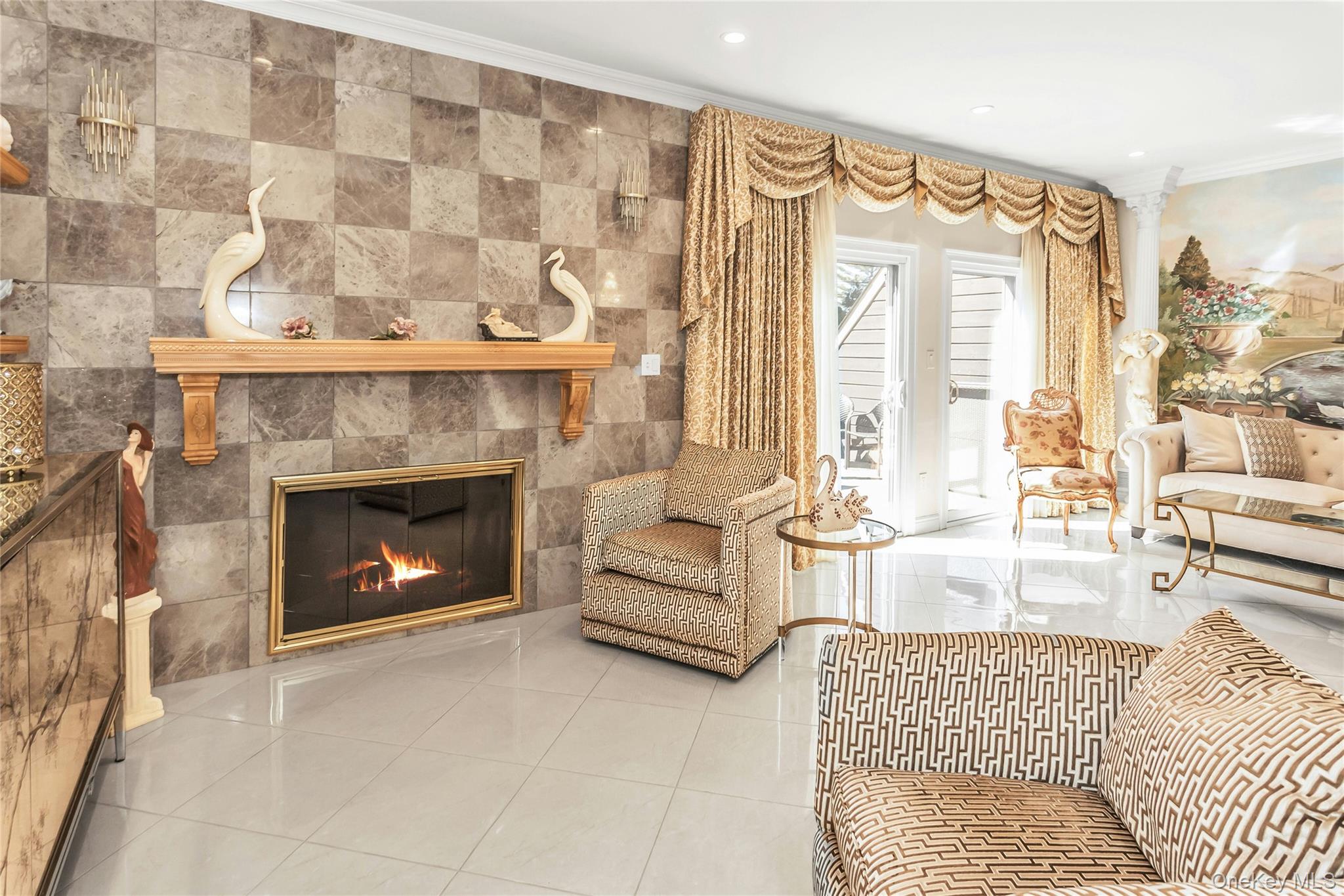 #12 photo, 156 Southgate Circle, Massapequa Park , NY 11762