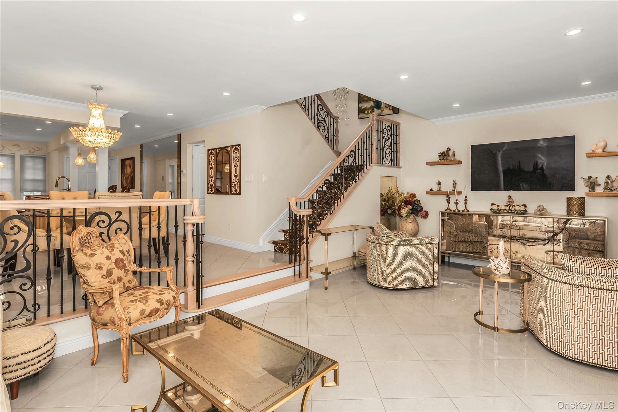 #15 photo, 156 Southgate Circle, Massapequa Park , NY 11762