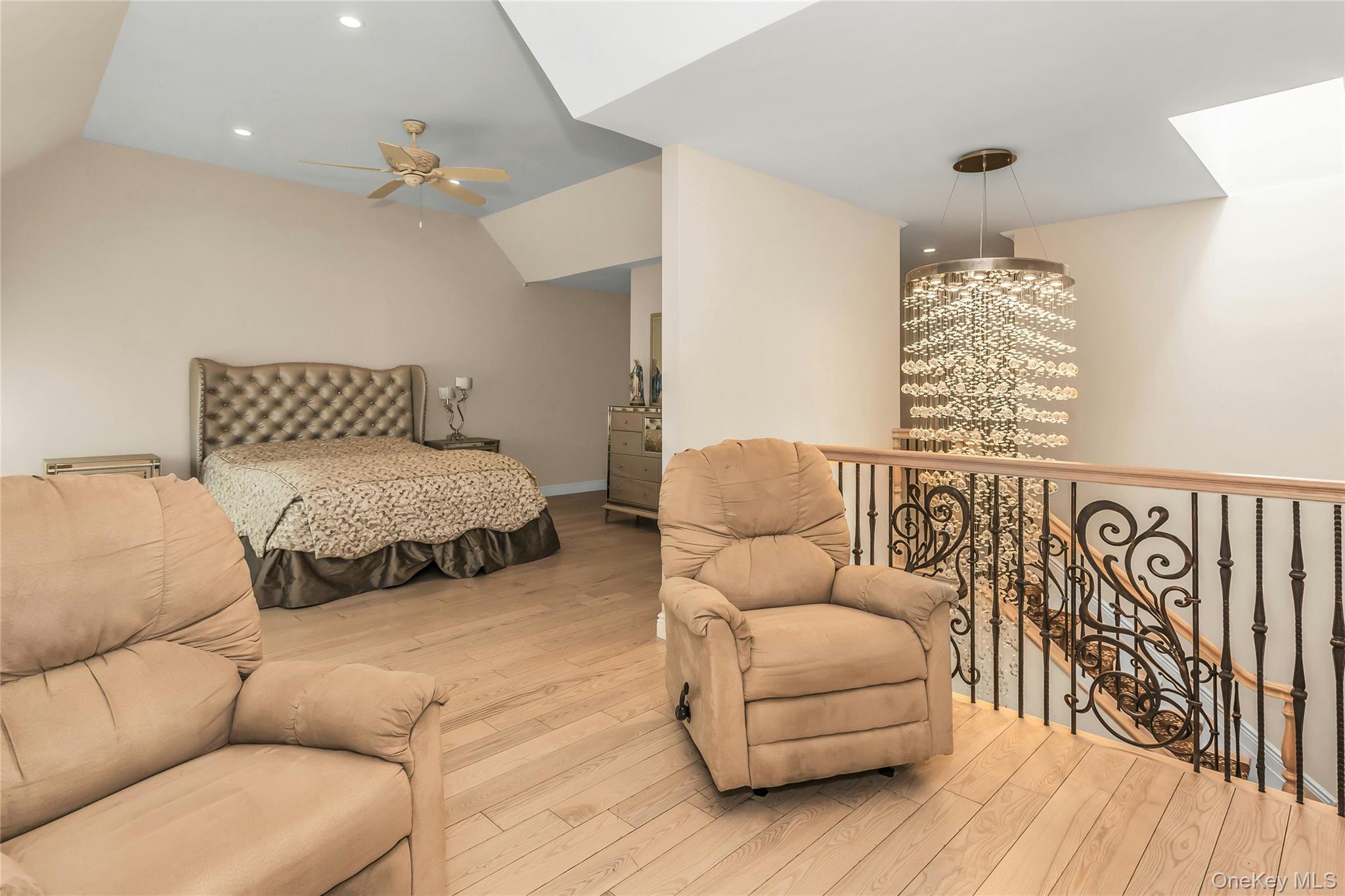 #19 photo, 156 Southgate Circle, Massapequa Park , NY 11762