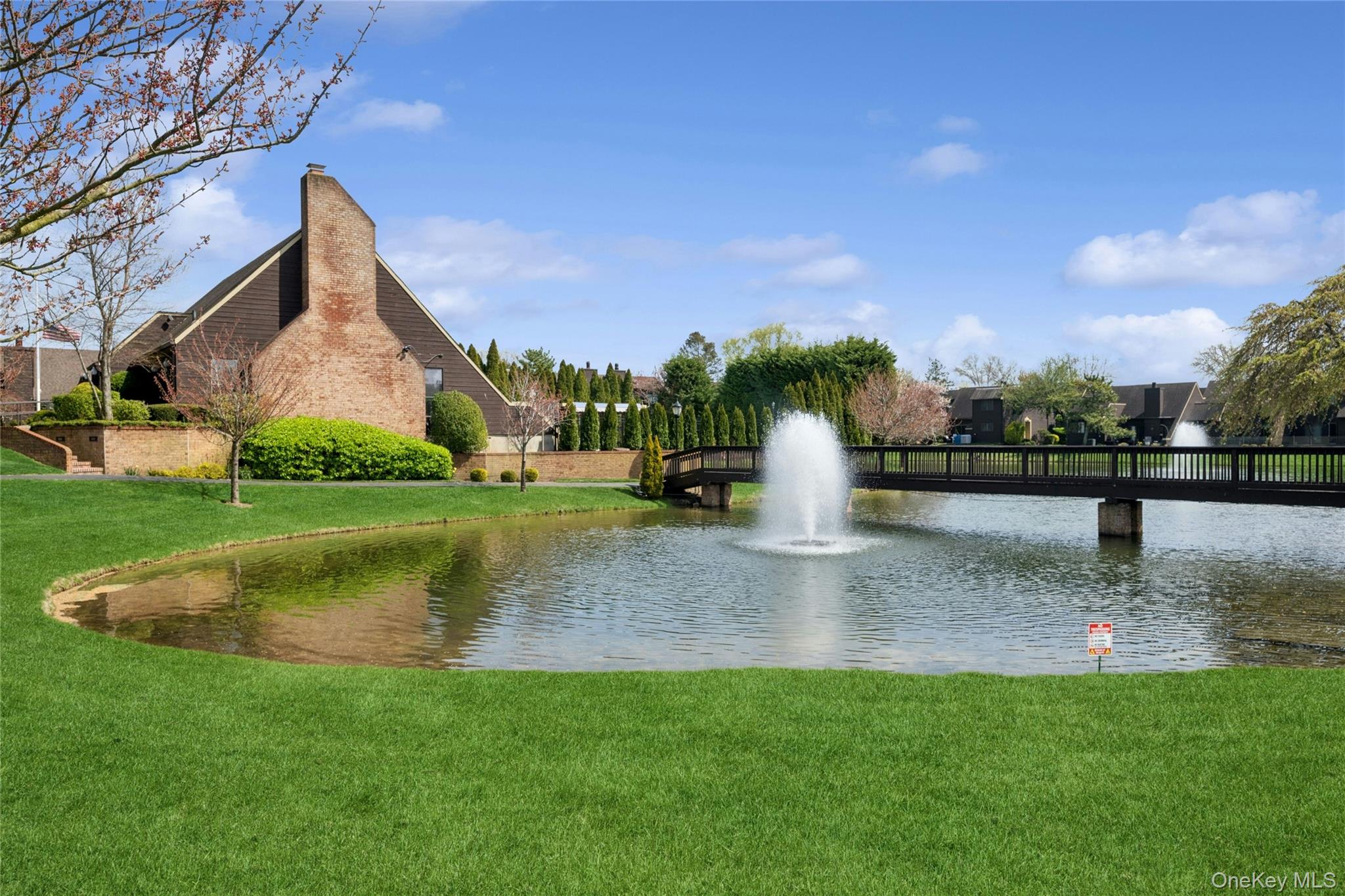 #3 photo, 156 Southgate Circle, Massapequa Park , NY 11762