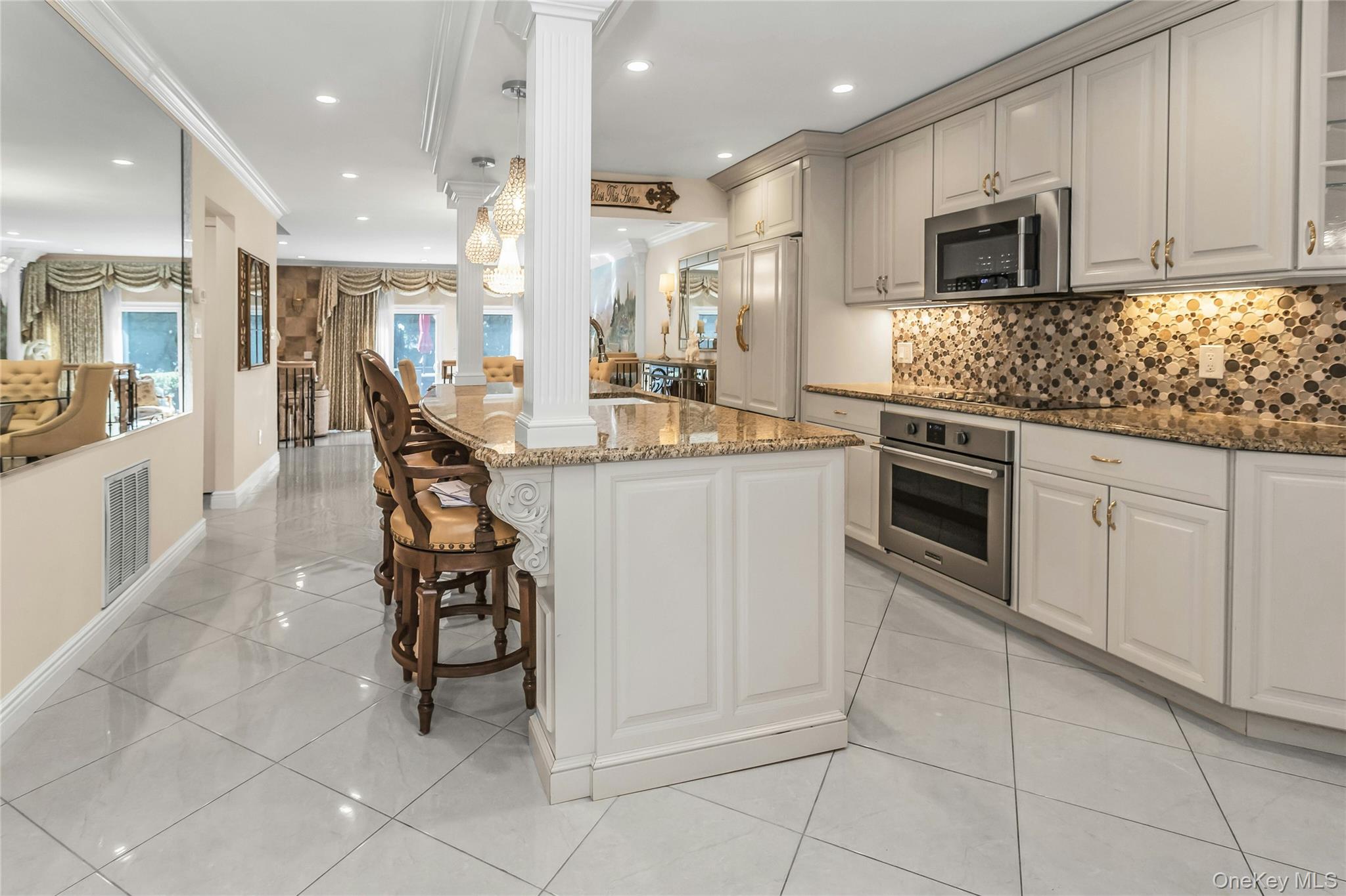 #8 photo, 156 Southgate Circle, Massapequa Park , NY 11762