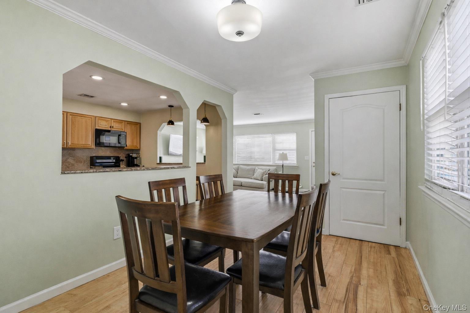 #7 photo, 1 Atlantic Avenue, নাসাউ কাউন্টি Farmingdale , NY 11735