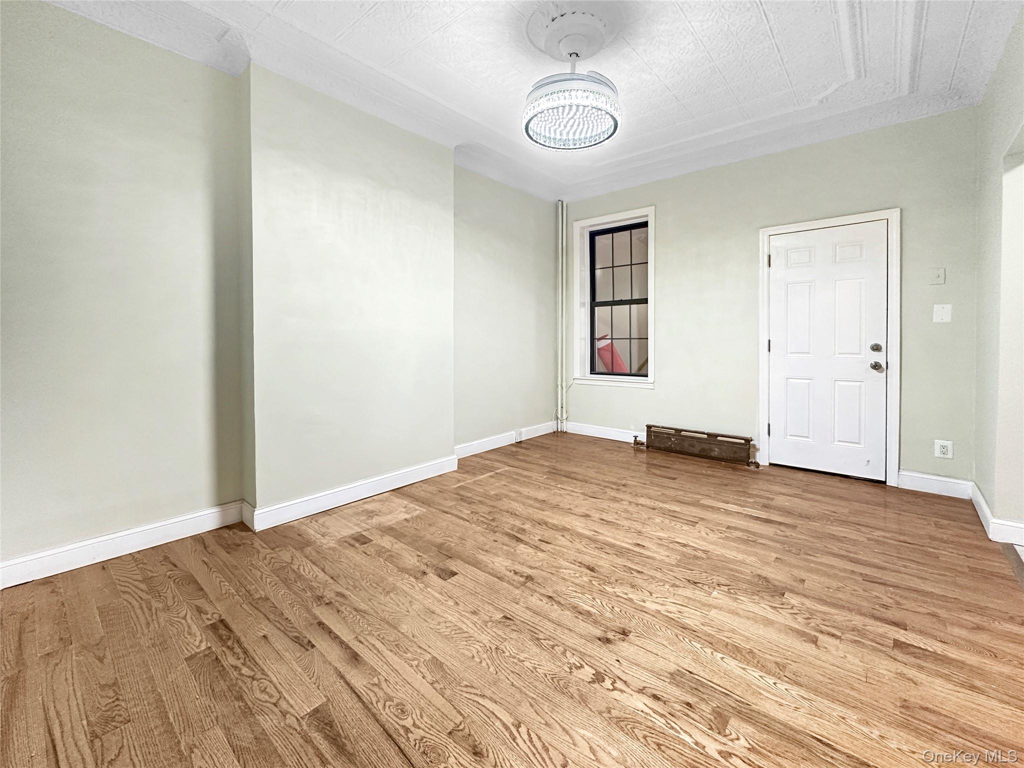 #2 photo, 22 Chestnut Street, ব্রুকলিন Brooklyn , NY 11208