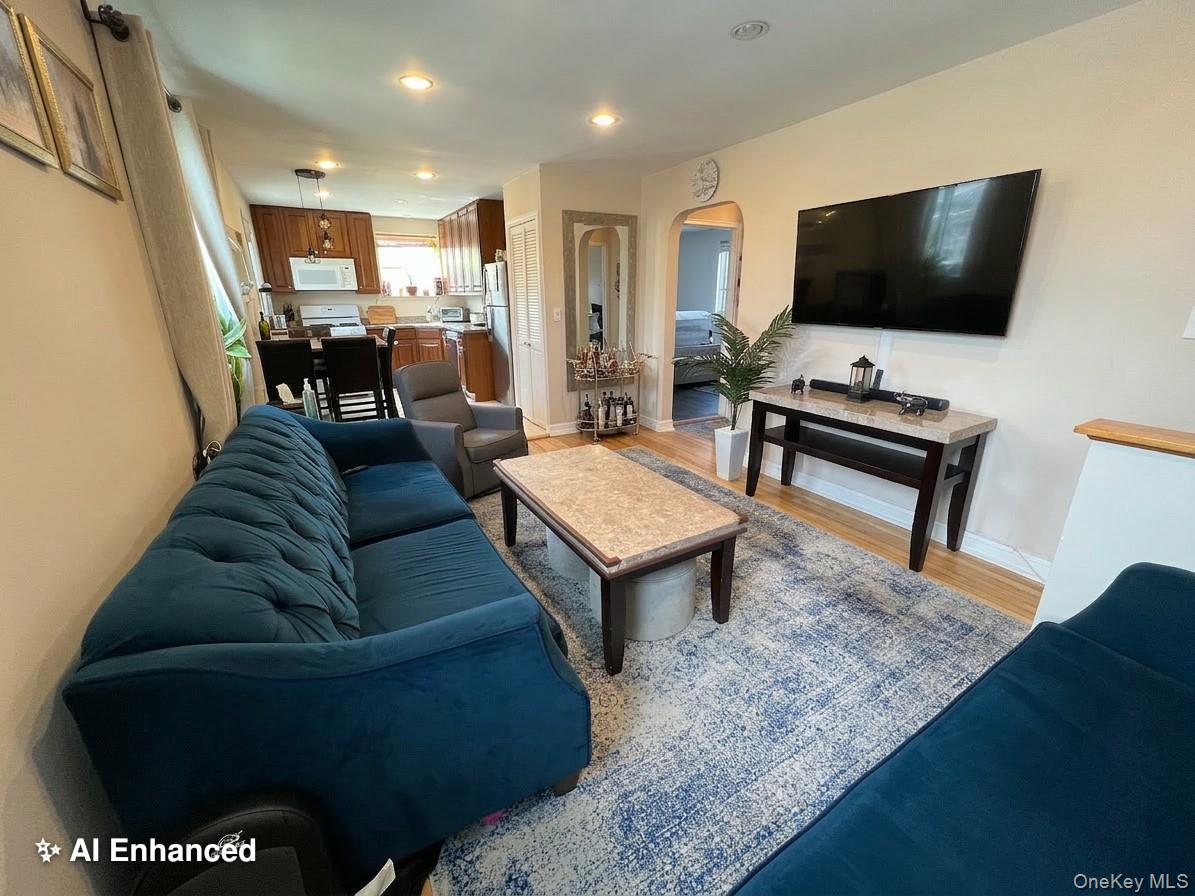 #2 photo, 26067 75th Avenue, কুইন্‌স Glen Oaks , NY 11004