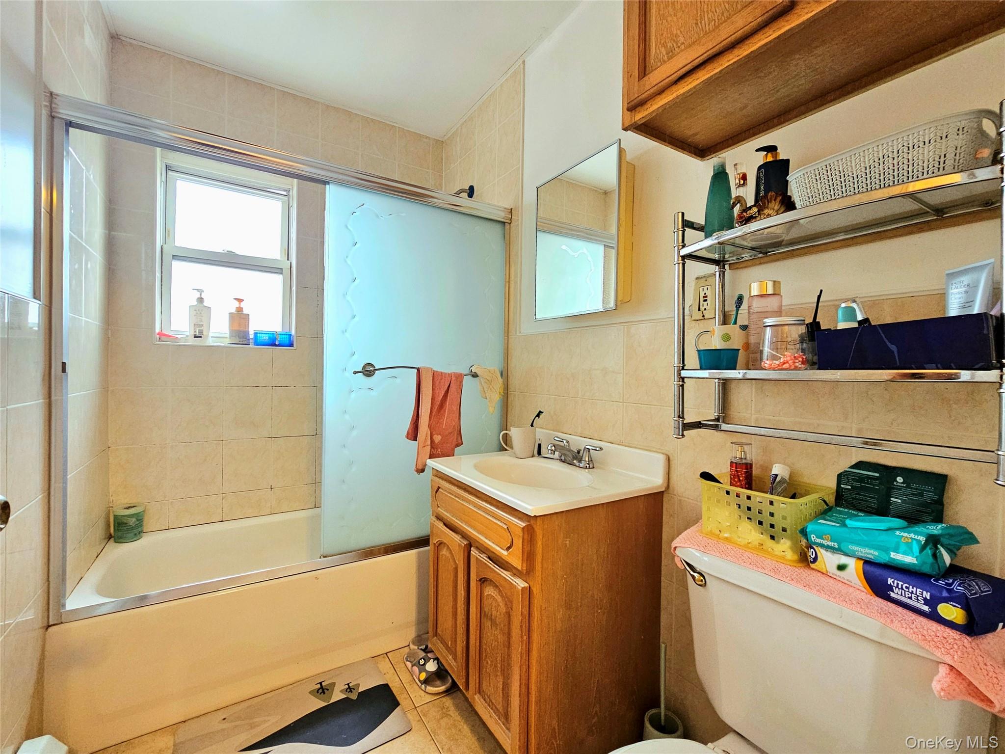 #15 photo, 99-18 Corona Avenue, कोरोना Corona , NY 11368