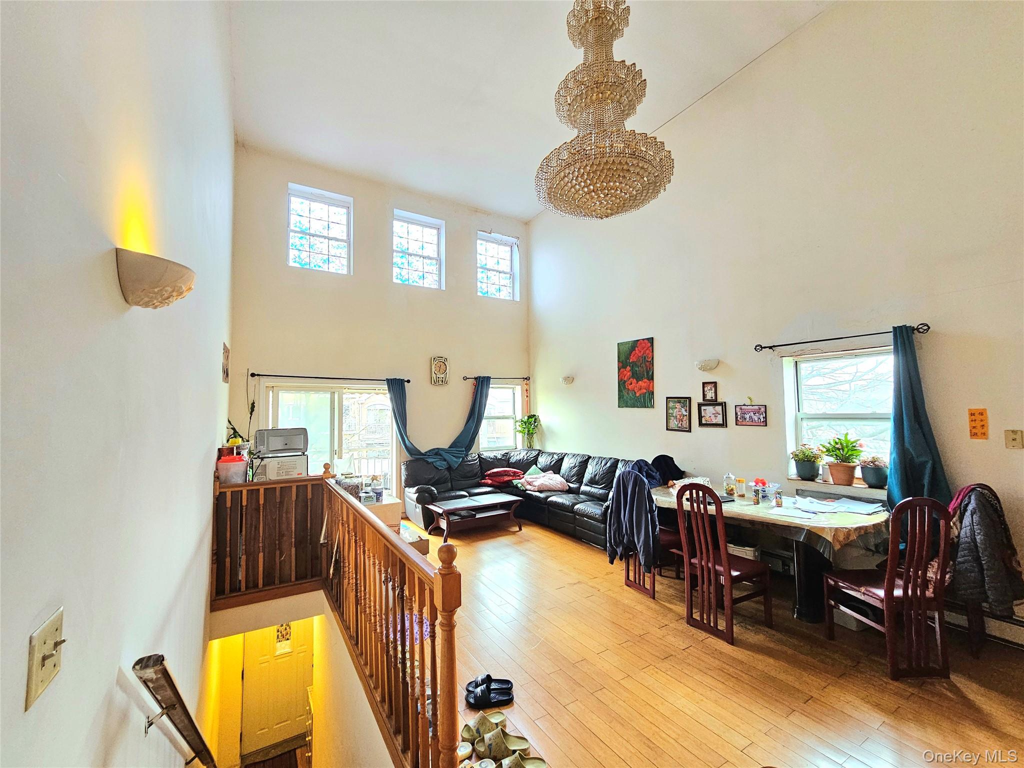 #4 photo, 99-18 Corona Avenue, कोरोना Corona , NY 11368