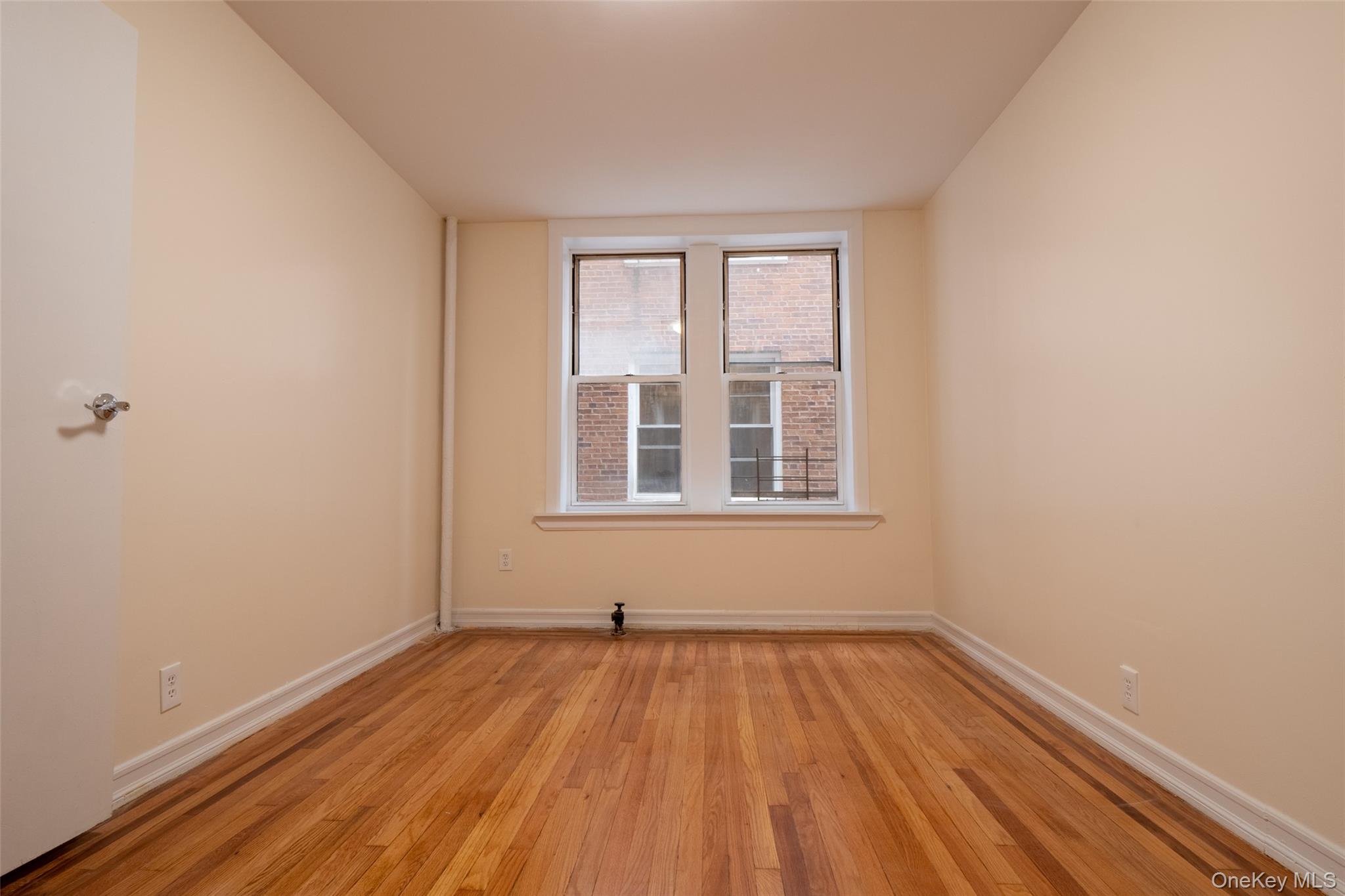 #3 photo, 34-58 90 Street, কুইন্‌স Jackson Heights , NY 11372