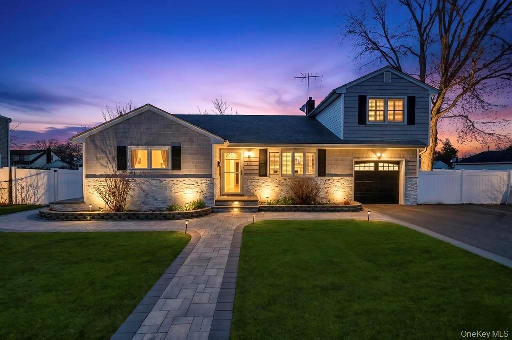 #1 photo, 221 Cedar Court, সাফোক কাউন্টি Copiague , NY 11726